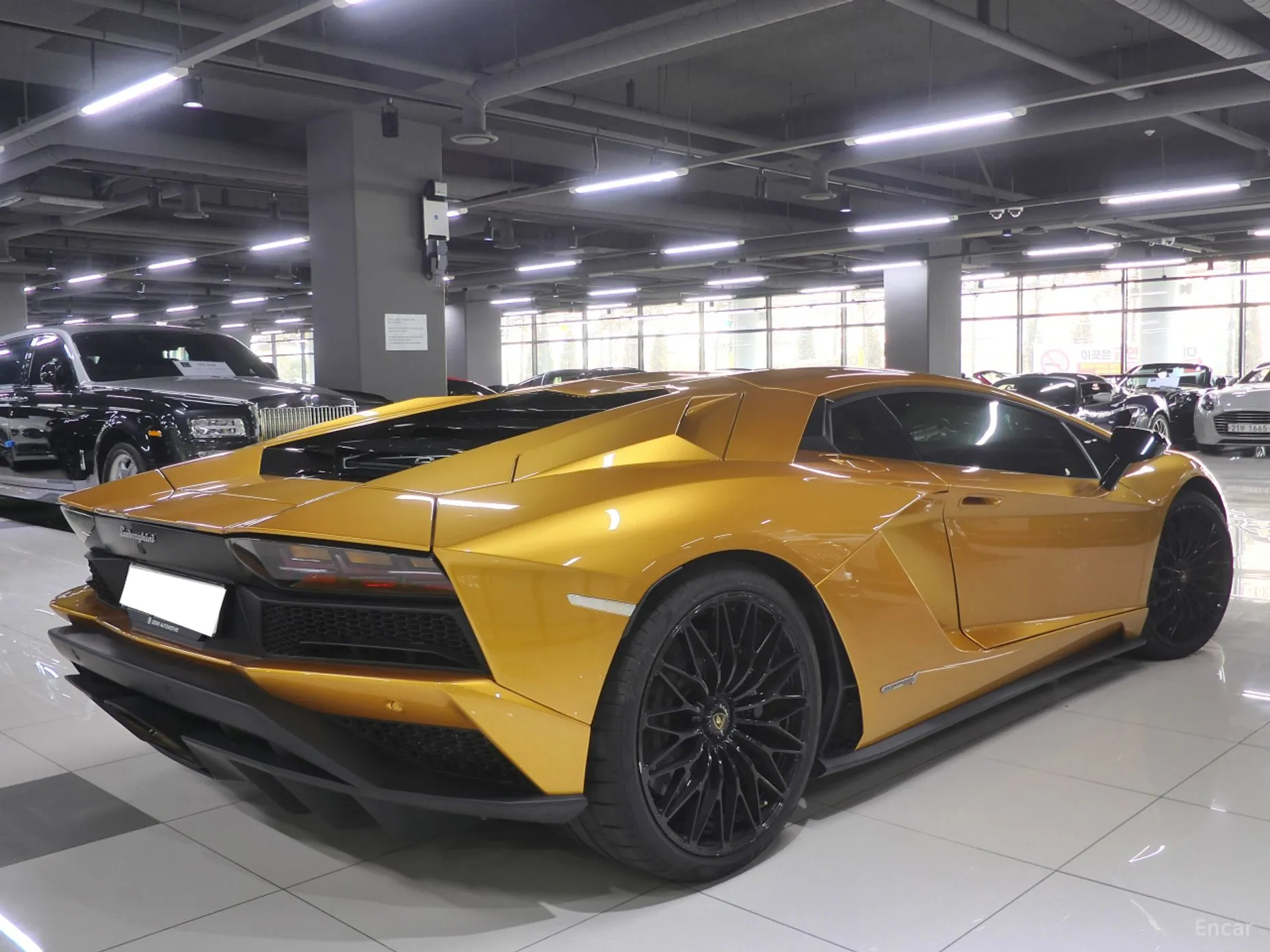 Lamborghini Aventador превью 3