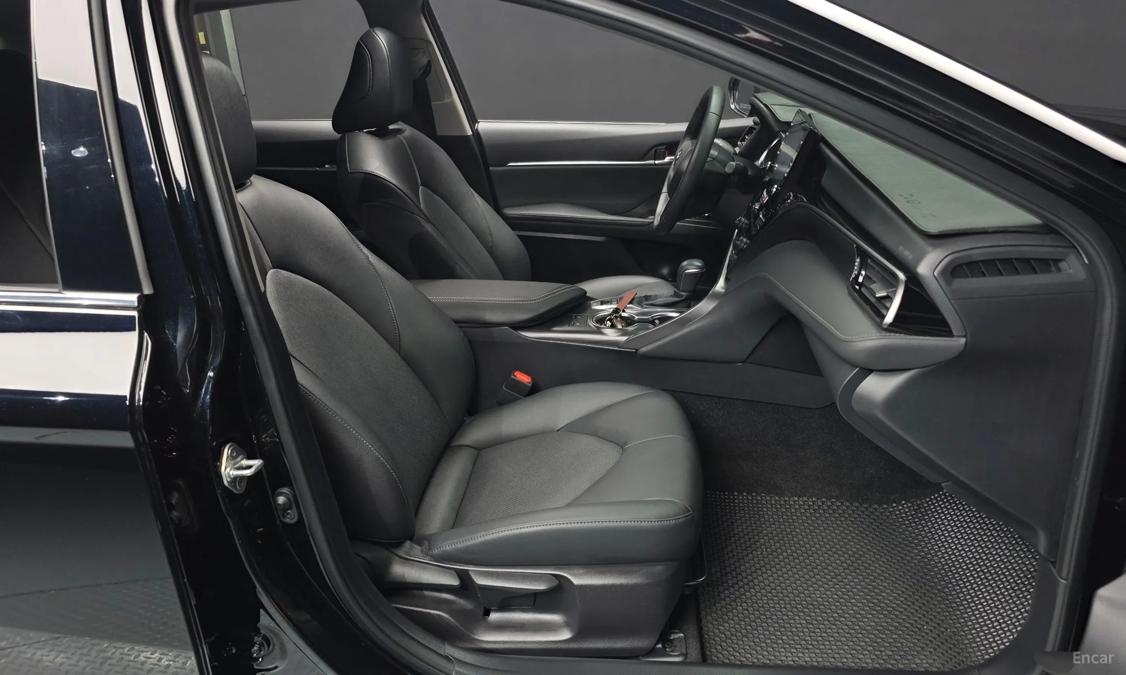 Toyota Camry (XV70) превью 11