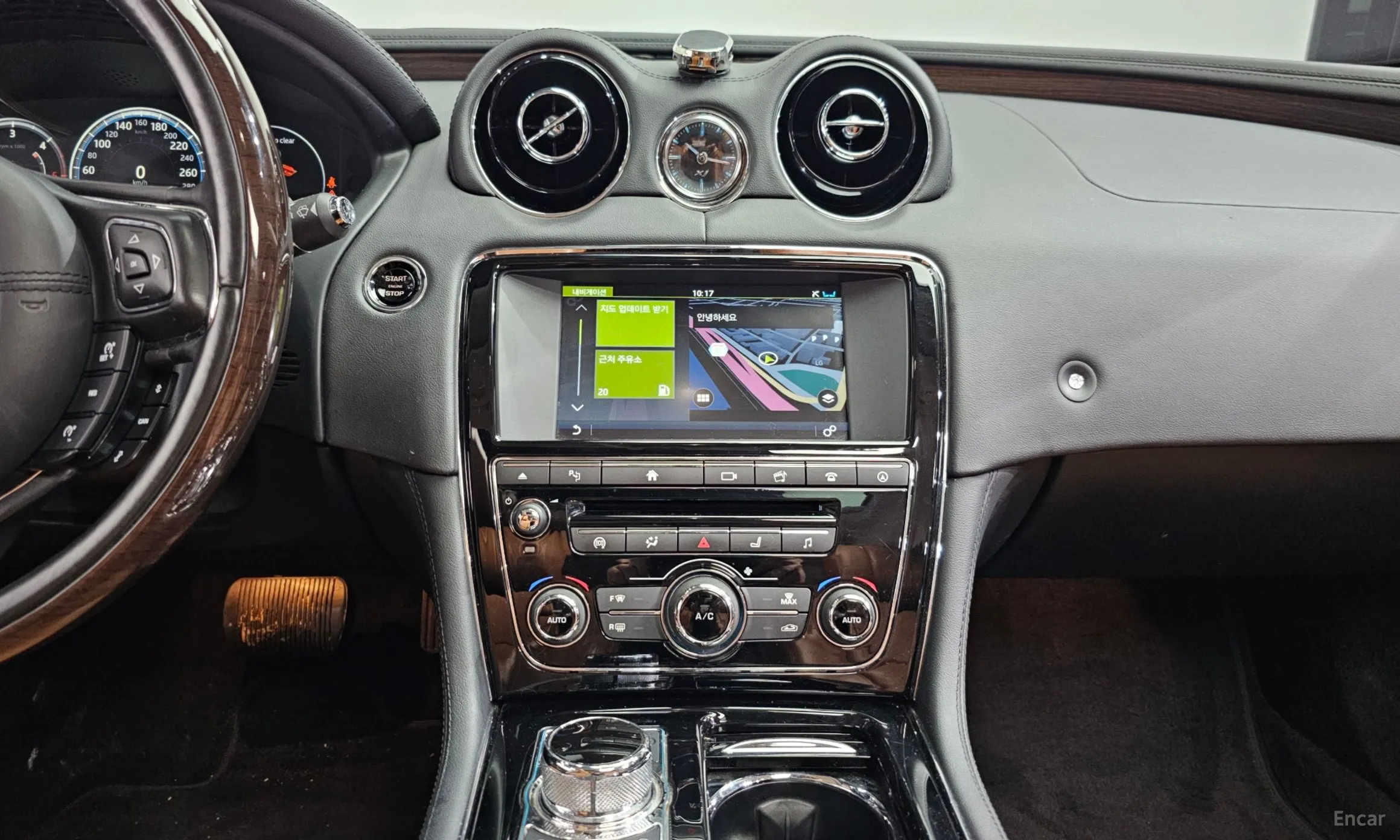 Jaguar All New XJ превью 14