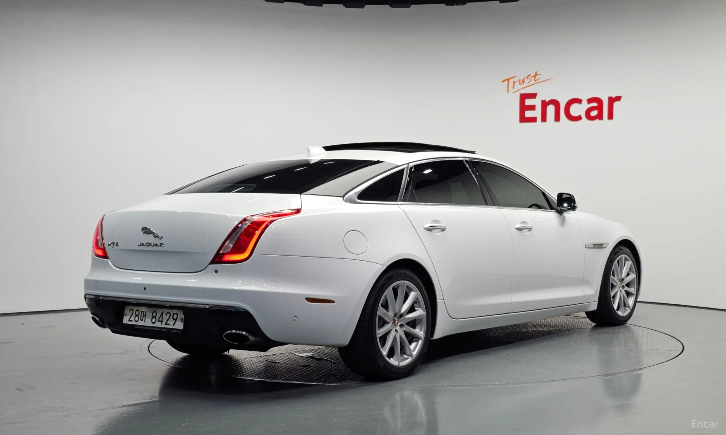 Jaguar All New XJ