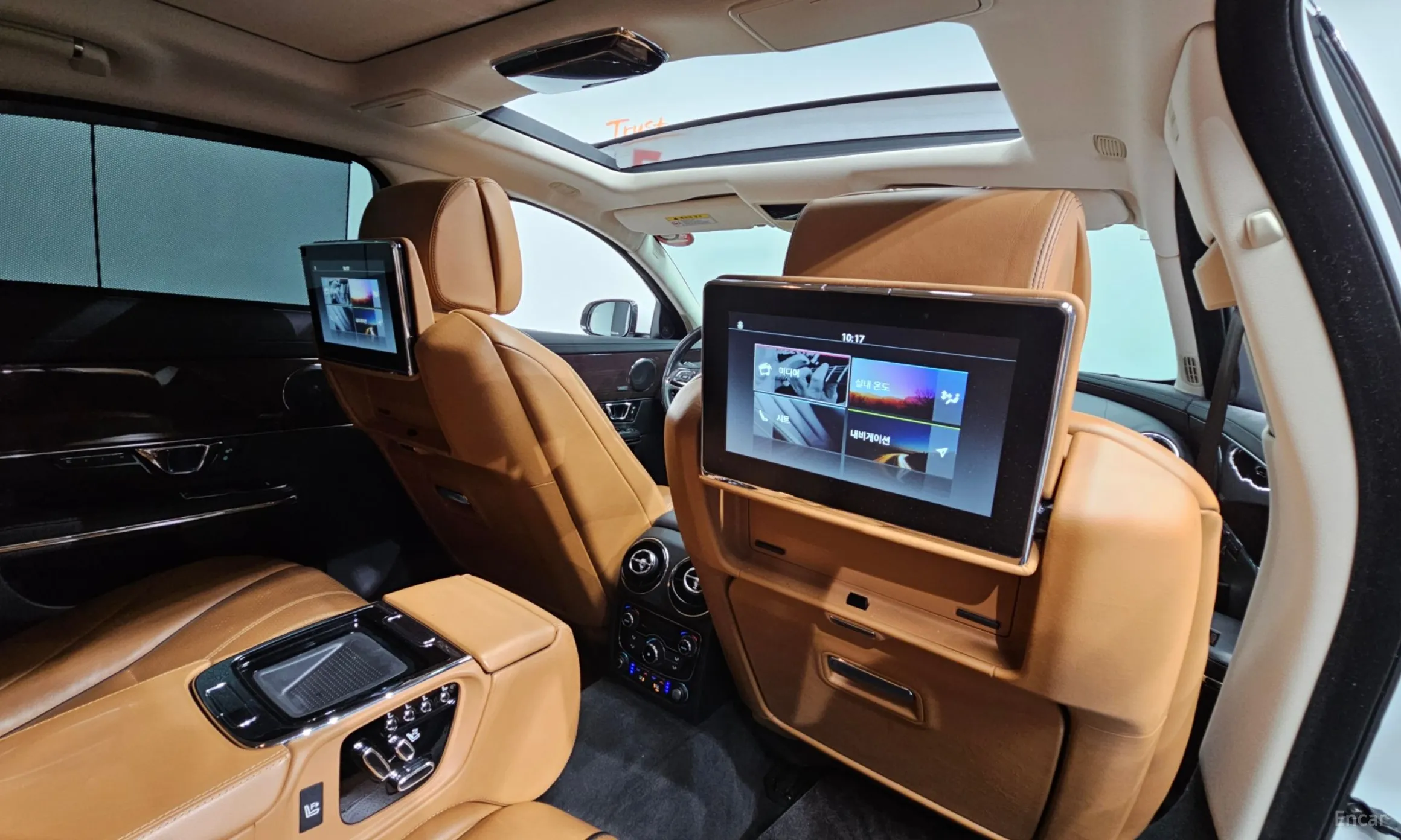 Jaguar All New XJ превью 18