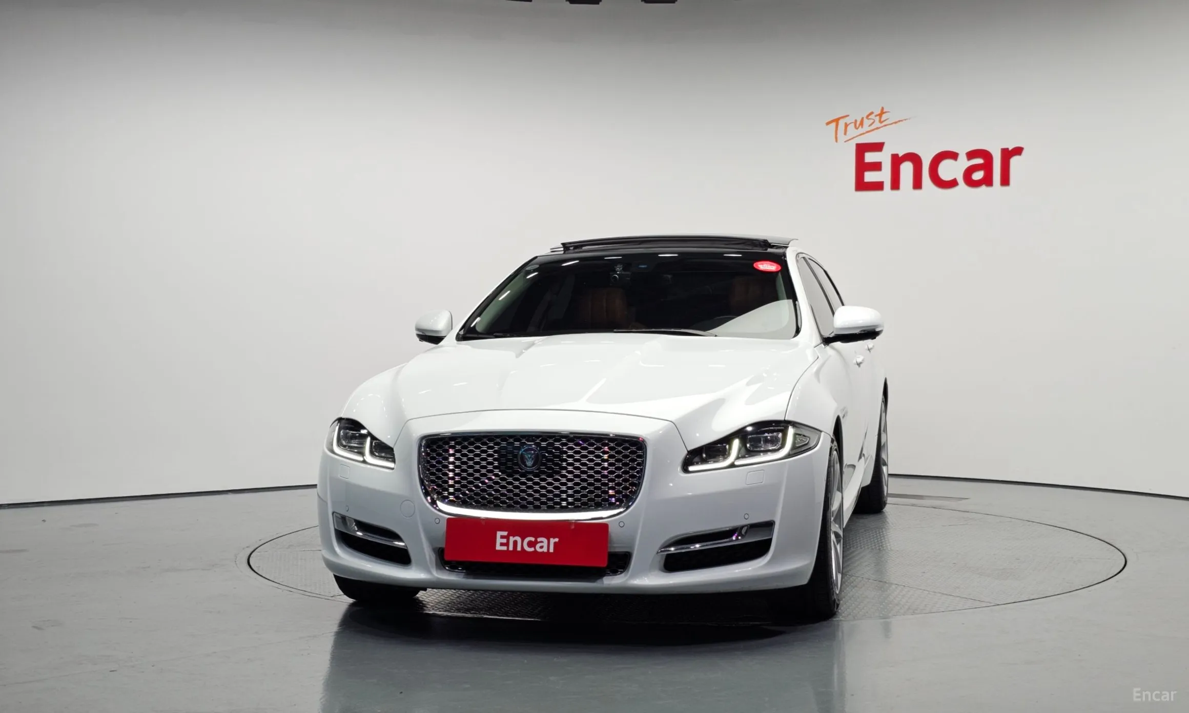 Jaguar All New XJ превью 3