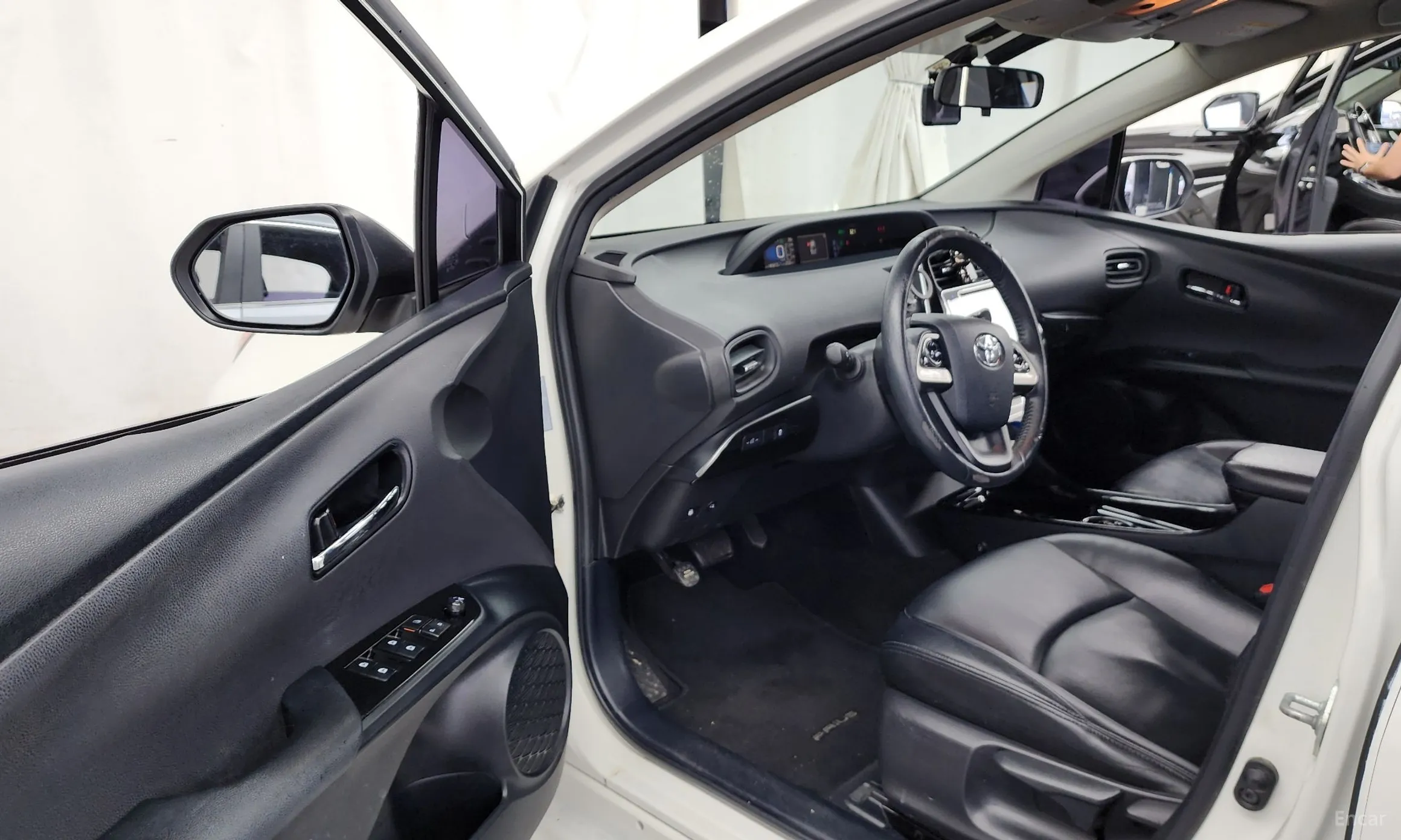 Toyota Prius 4th Generation превью 10