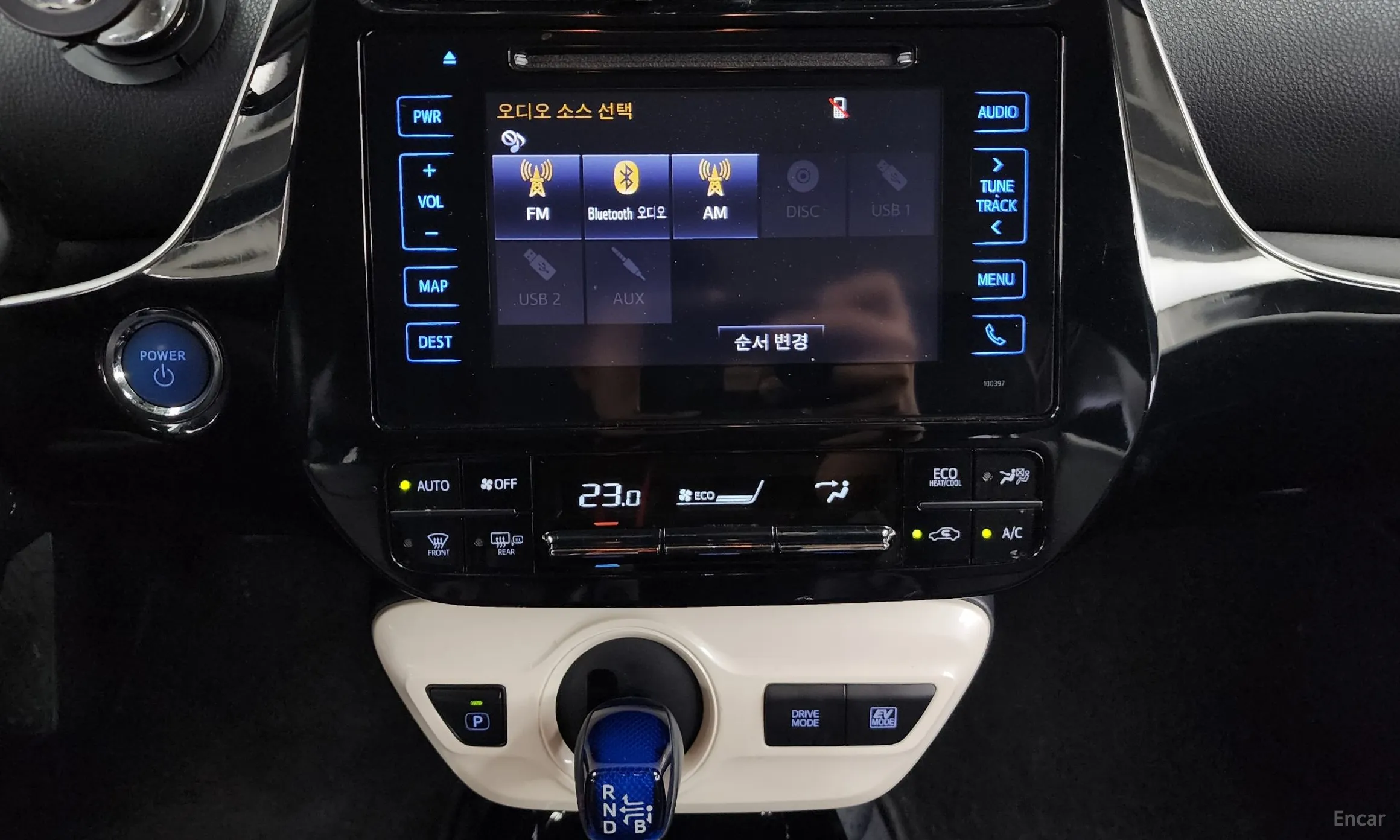 Toyota Prius 4th Generation превью 16