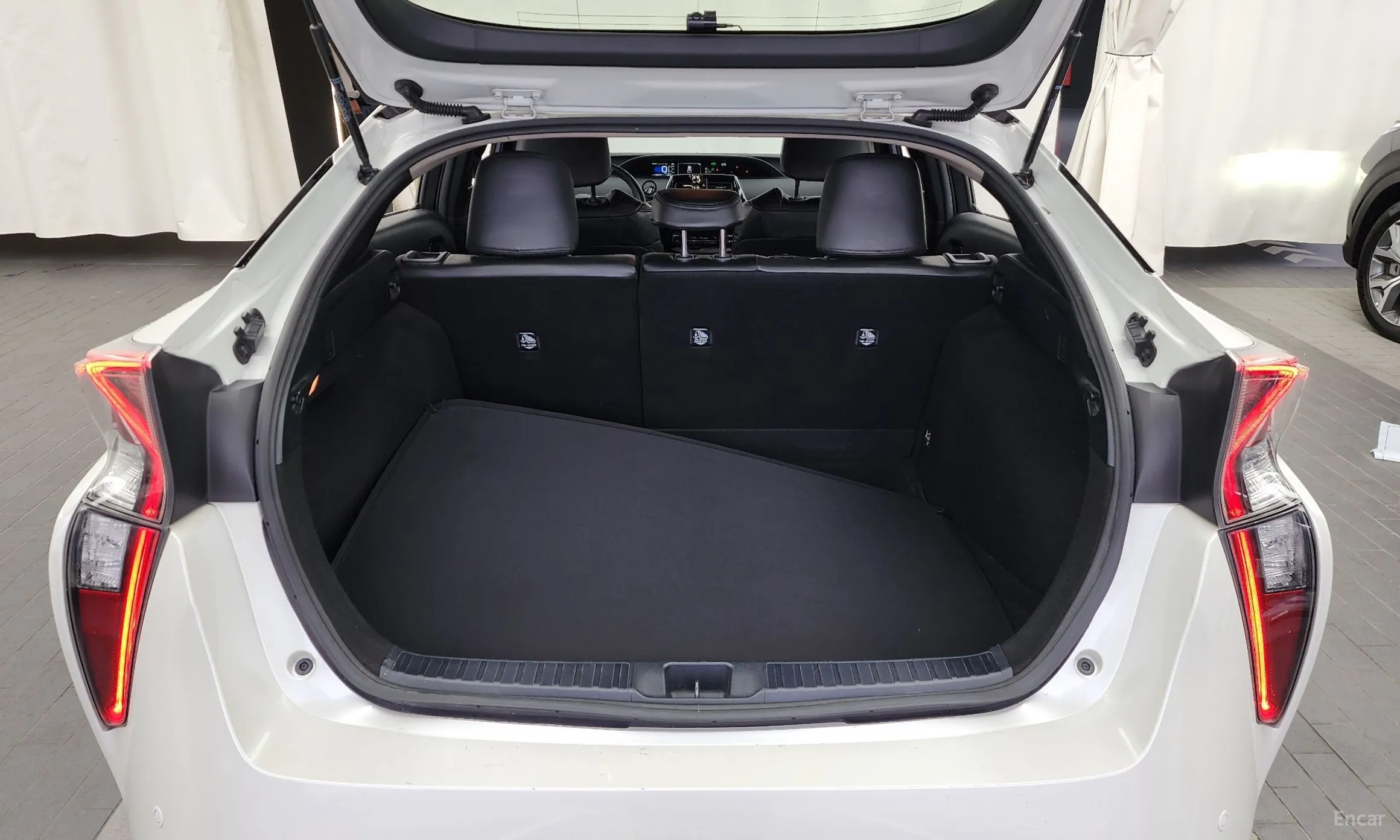 Toyota Prius 4th Generation превью 20