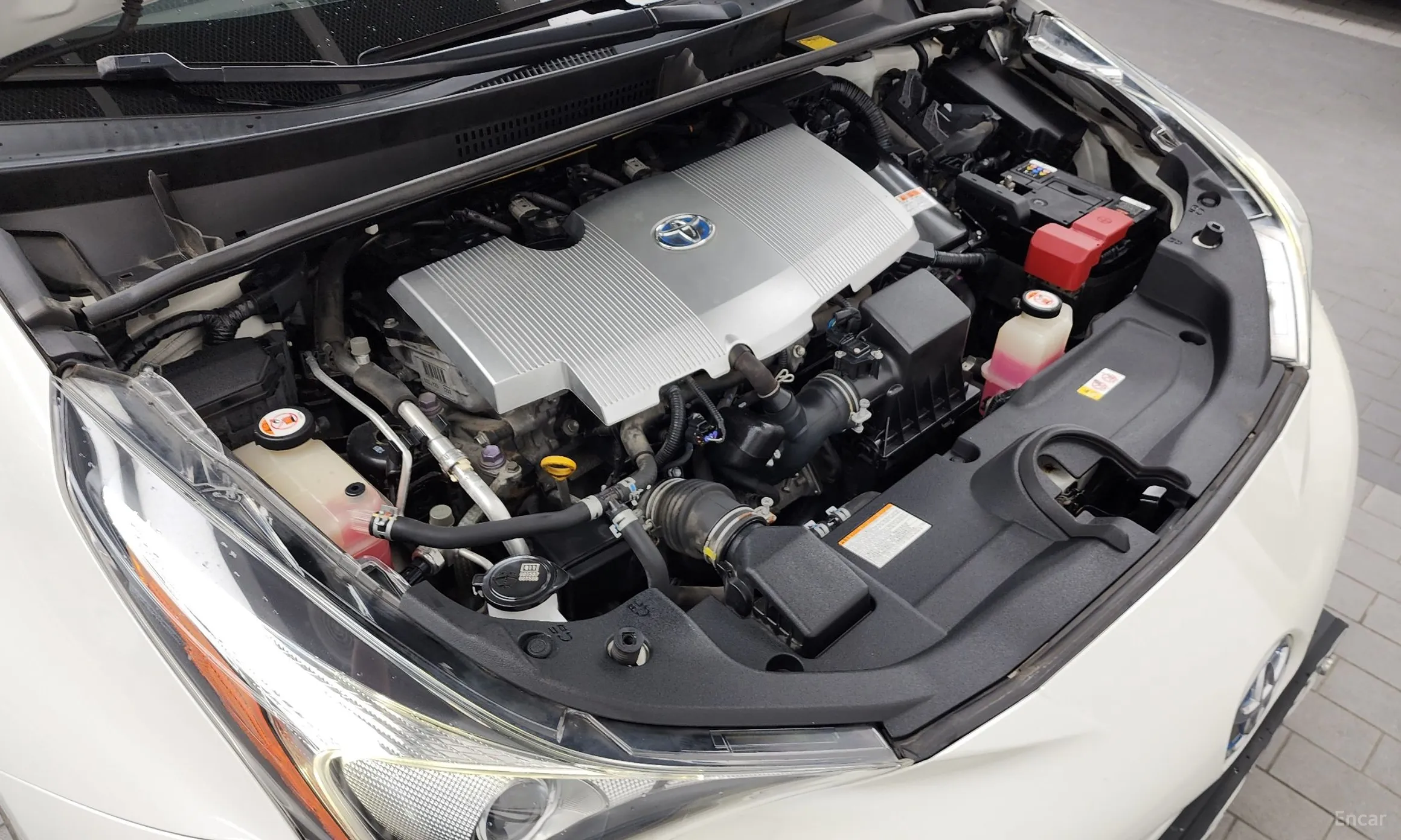 Toyota Prius 4th Generation превью 6