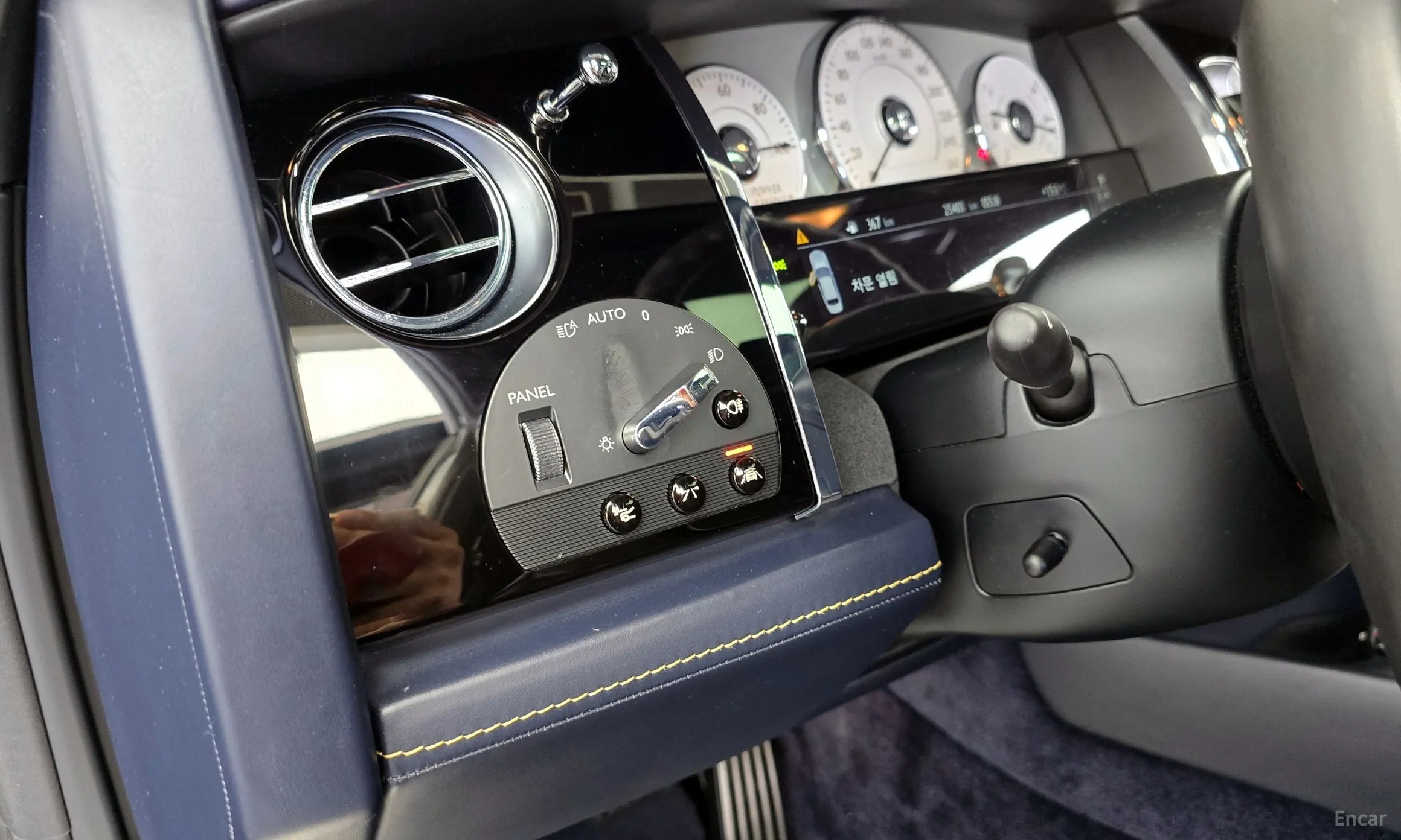 Rolls-Royce Ghost превью 16
