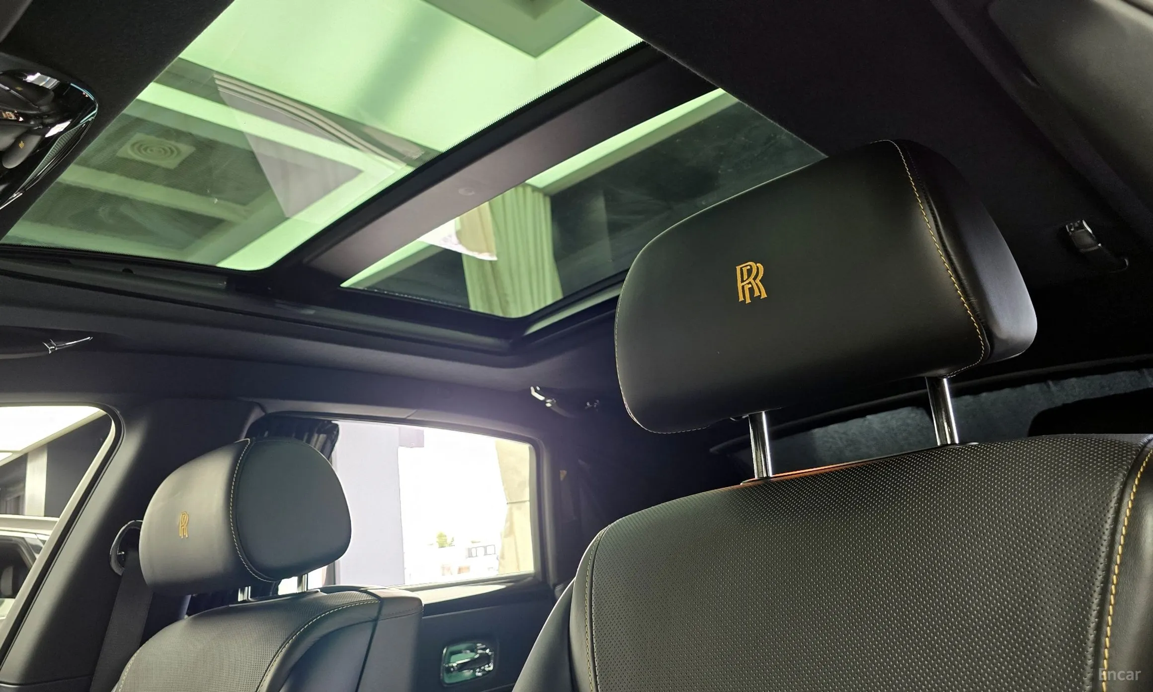 Rolls-Royce Ghost превью 18