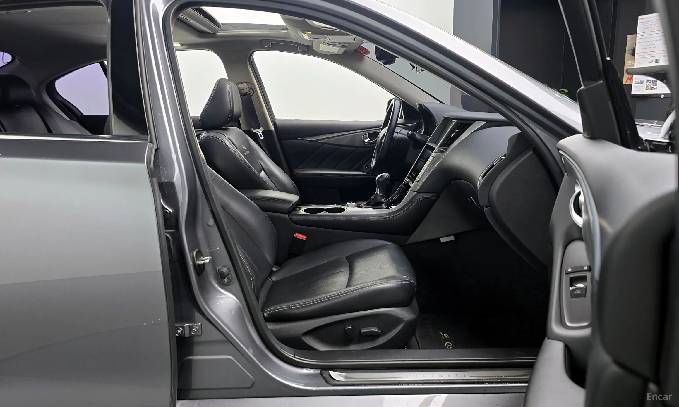Infiniti Q50 превью 10
