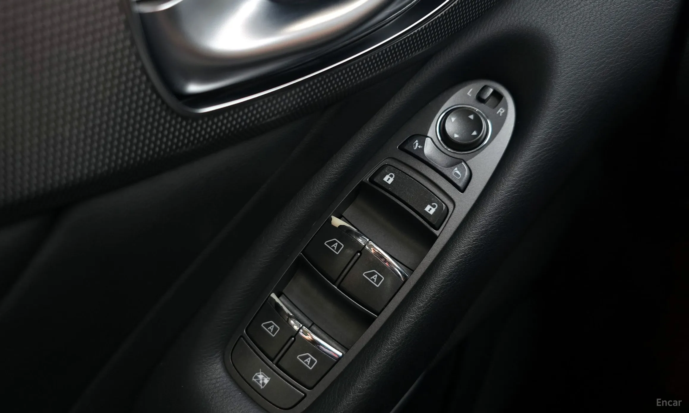 Infiniti Q50 превью 17
