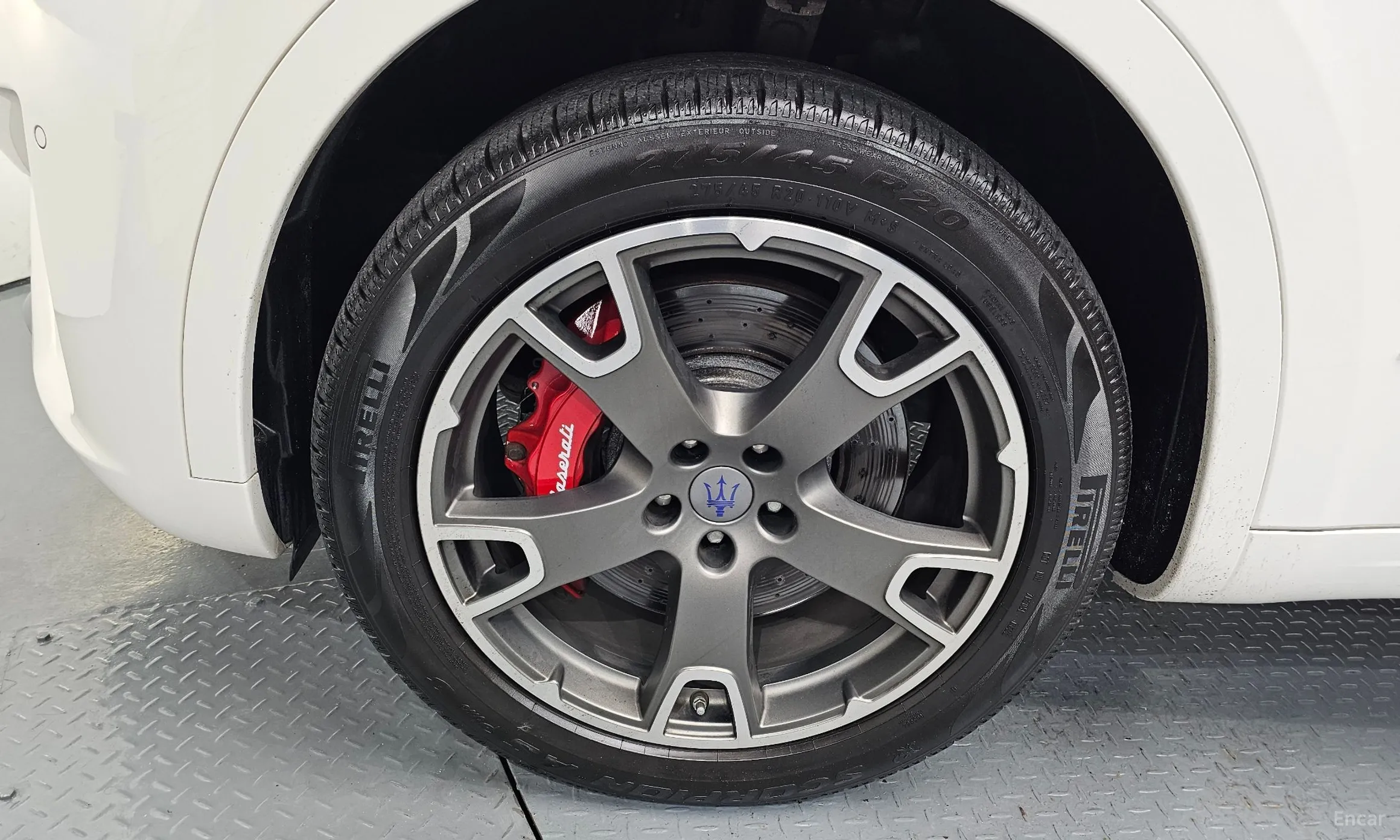 Maserati Levante превью 5