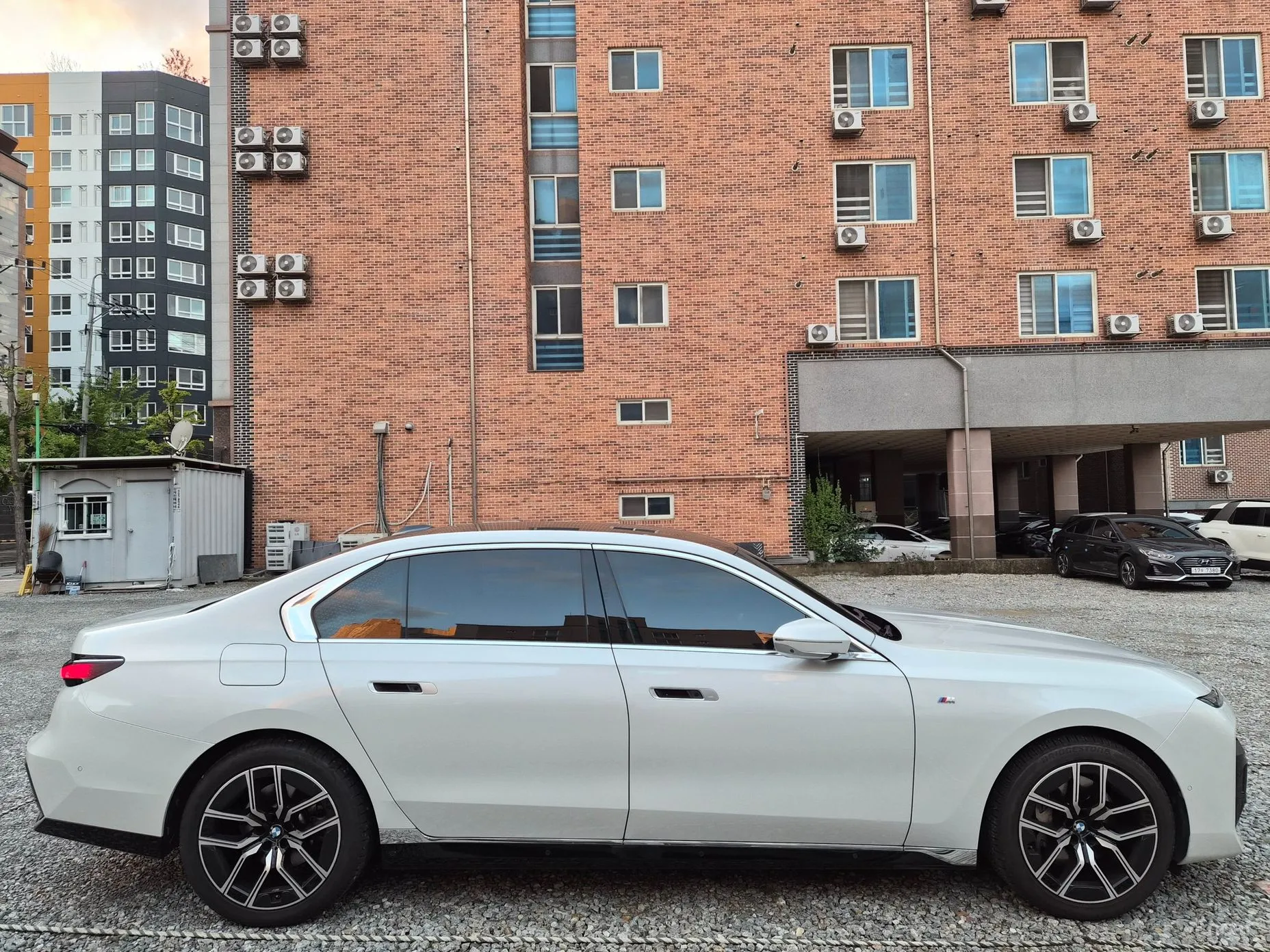 BMW 7 Series (G70) превью 12