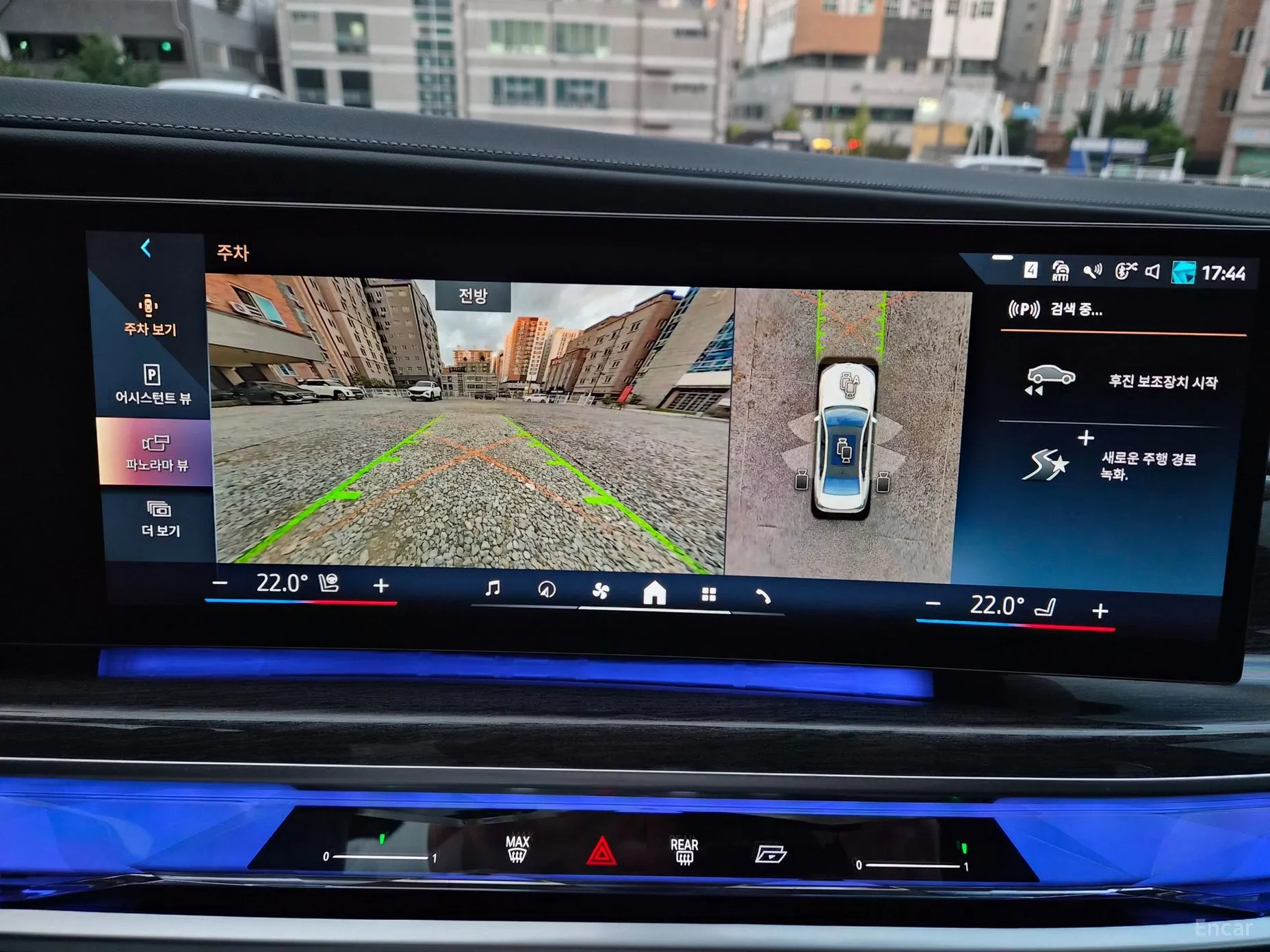 BMW 7 Series (G70) превью 15