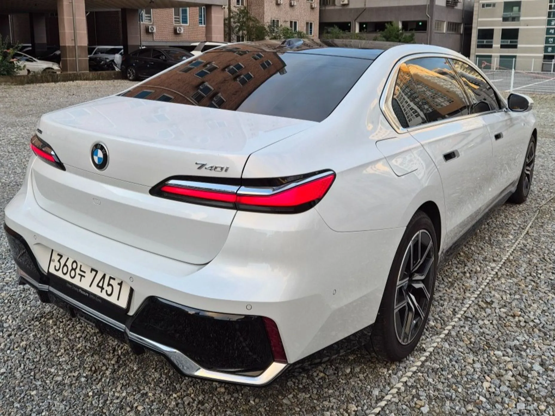 BMW 7 Series (G70) превью 4