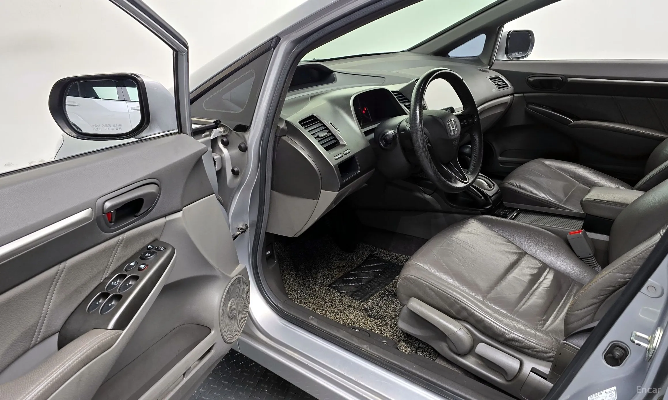 Honda Civic превью 11
