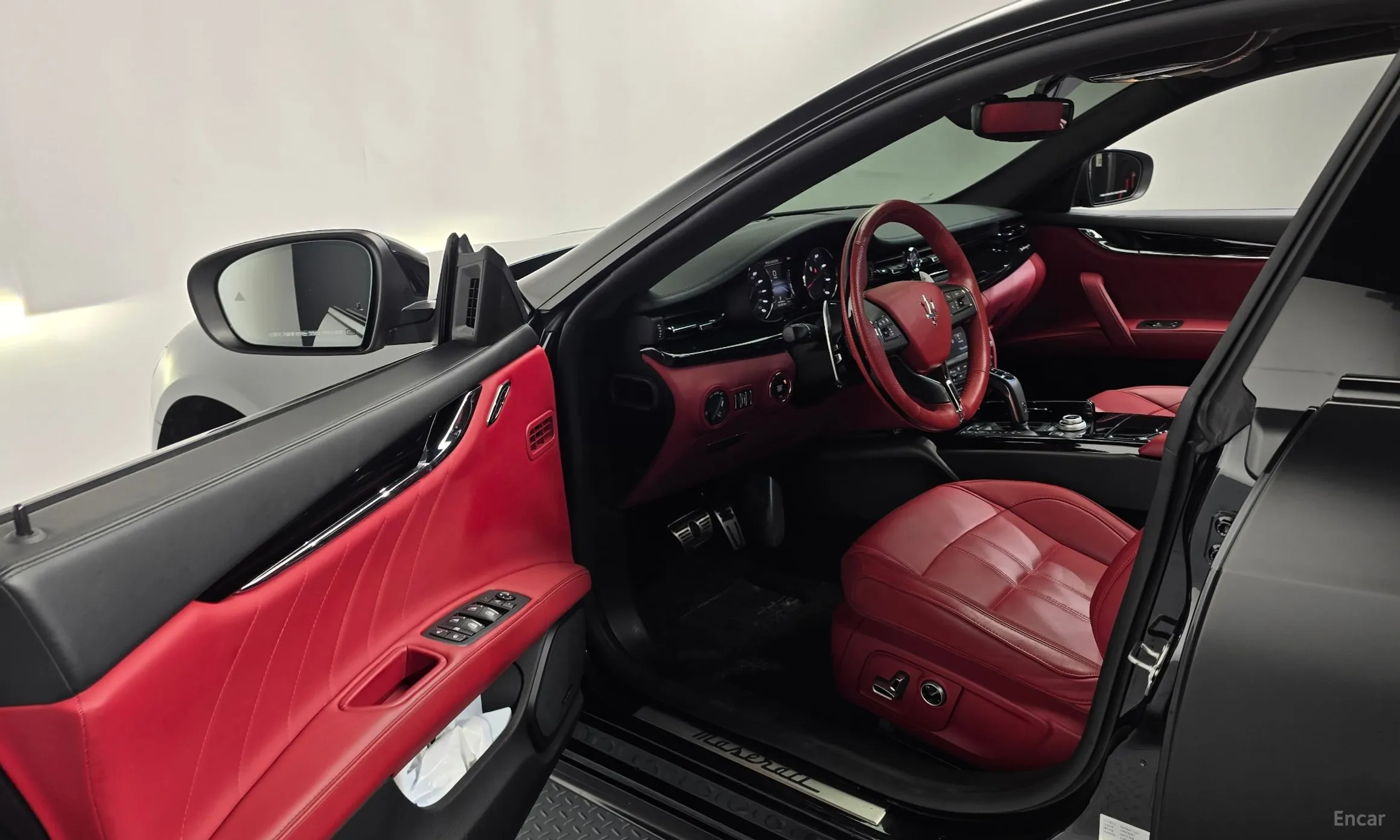 Maserati Quattroporte превью 10