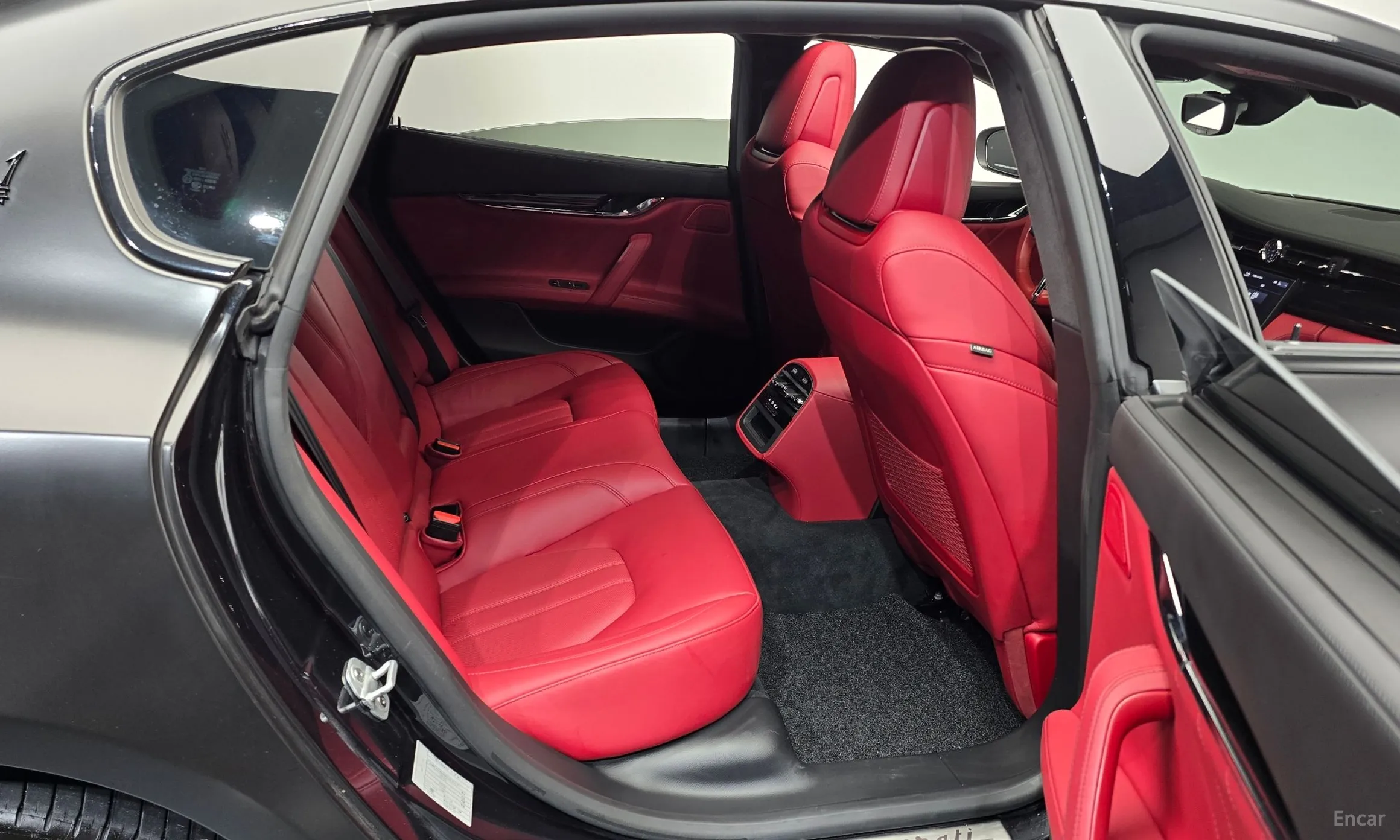 Maserati Quattroporte превью 12