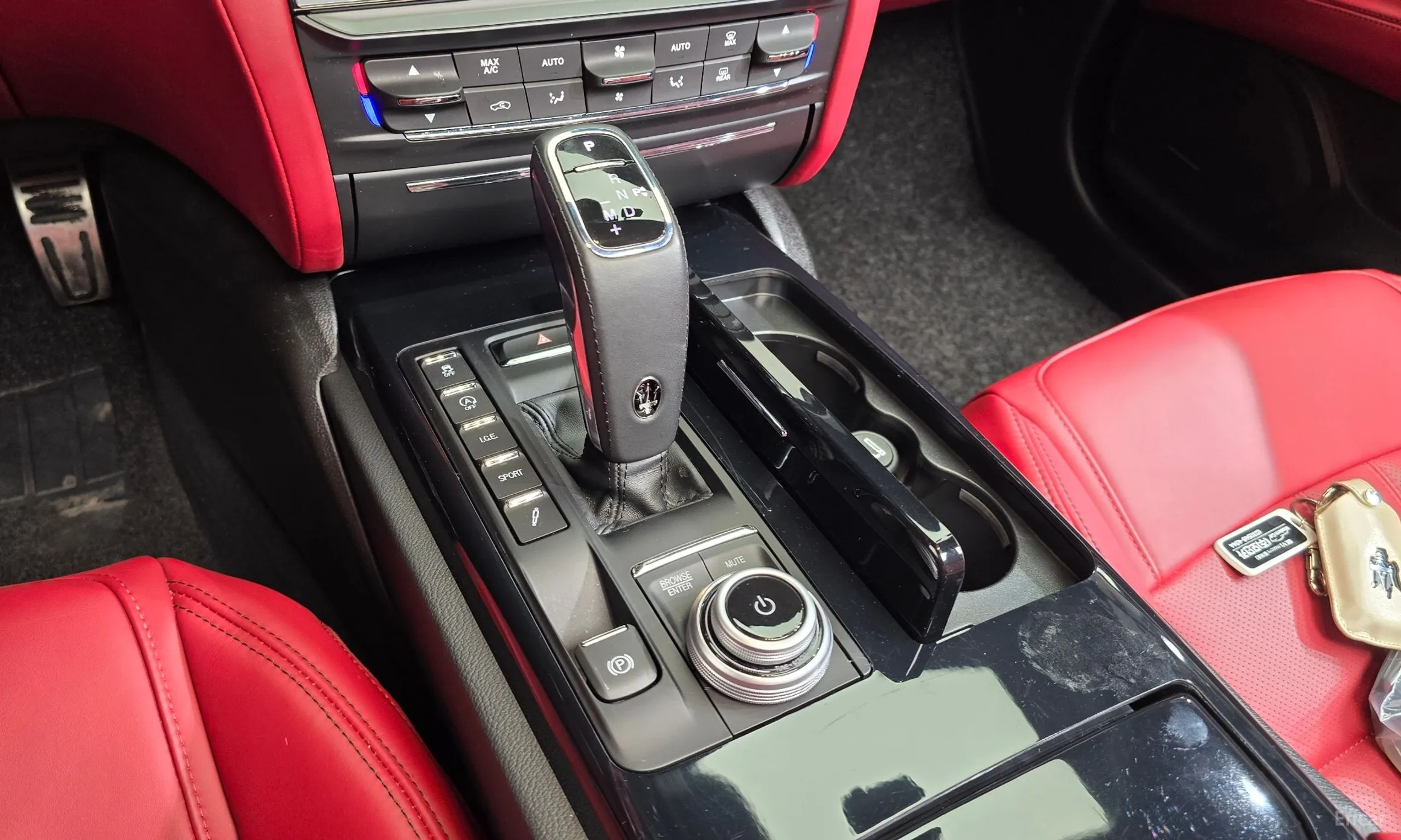 Maserati Quattroporte превью 9