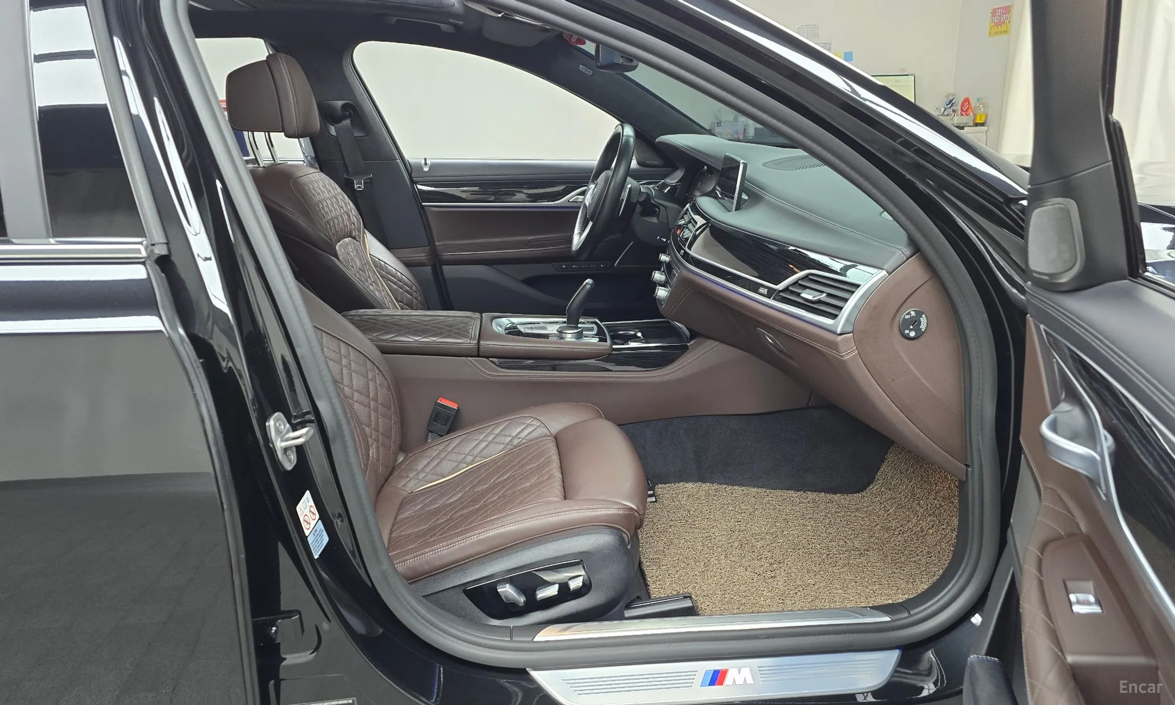 BMW 7 Series (G11) превью 11