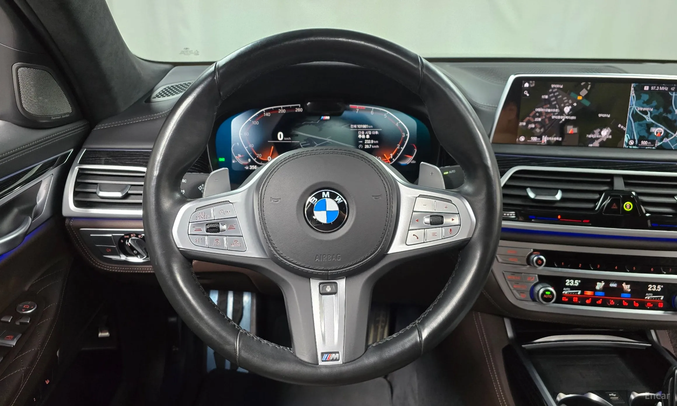 BMW 7 Series (G11) превью 13