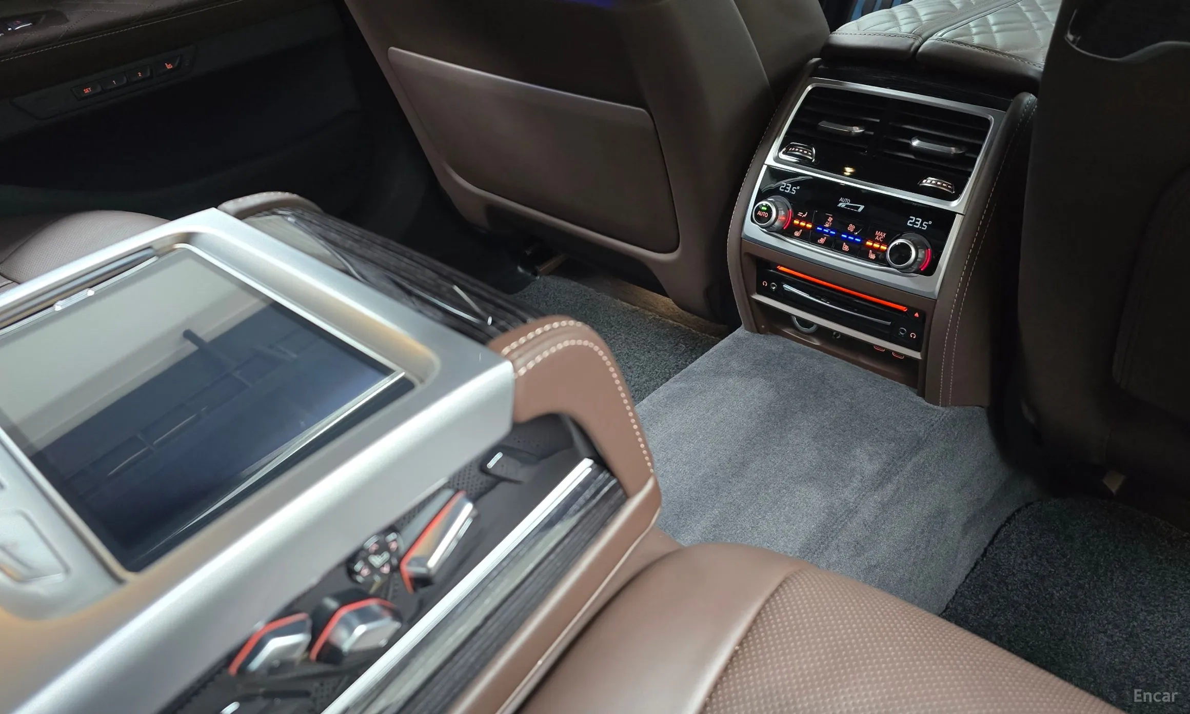 BMW 7 Series (G11) превью 18