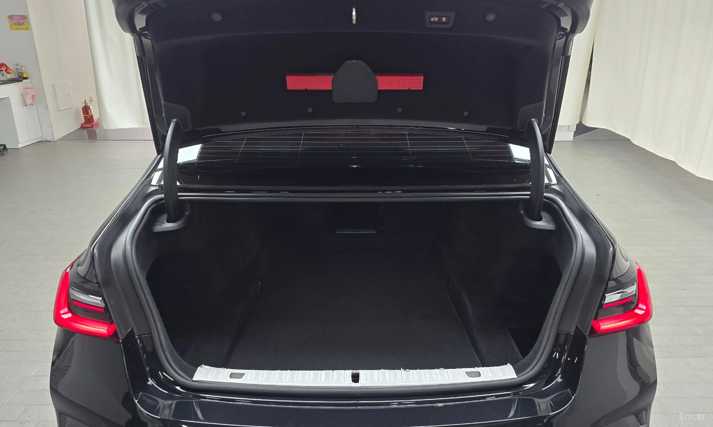 BMW 7 Series (G11) превью 20