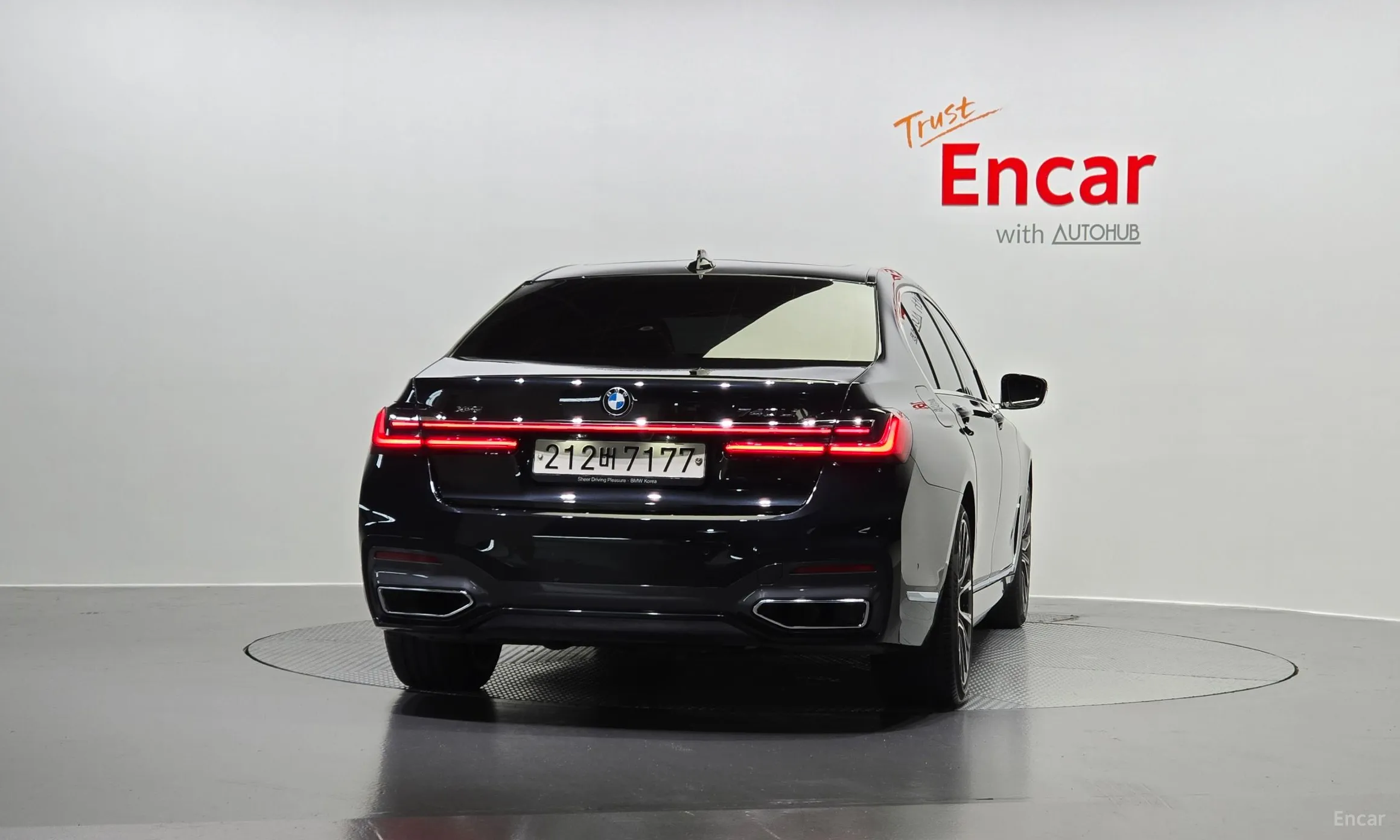 BMW 7 Series (G11) превью 4