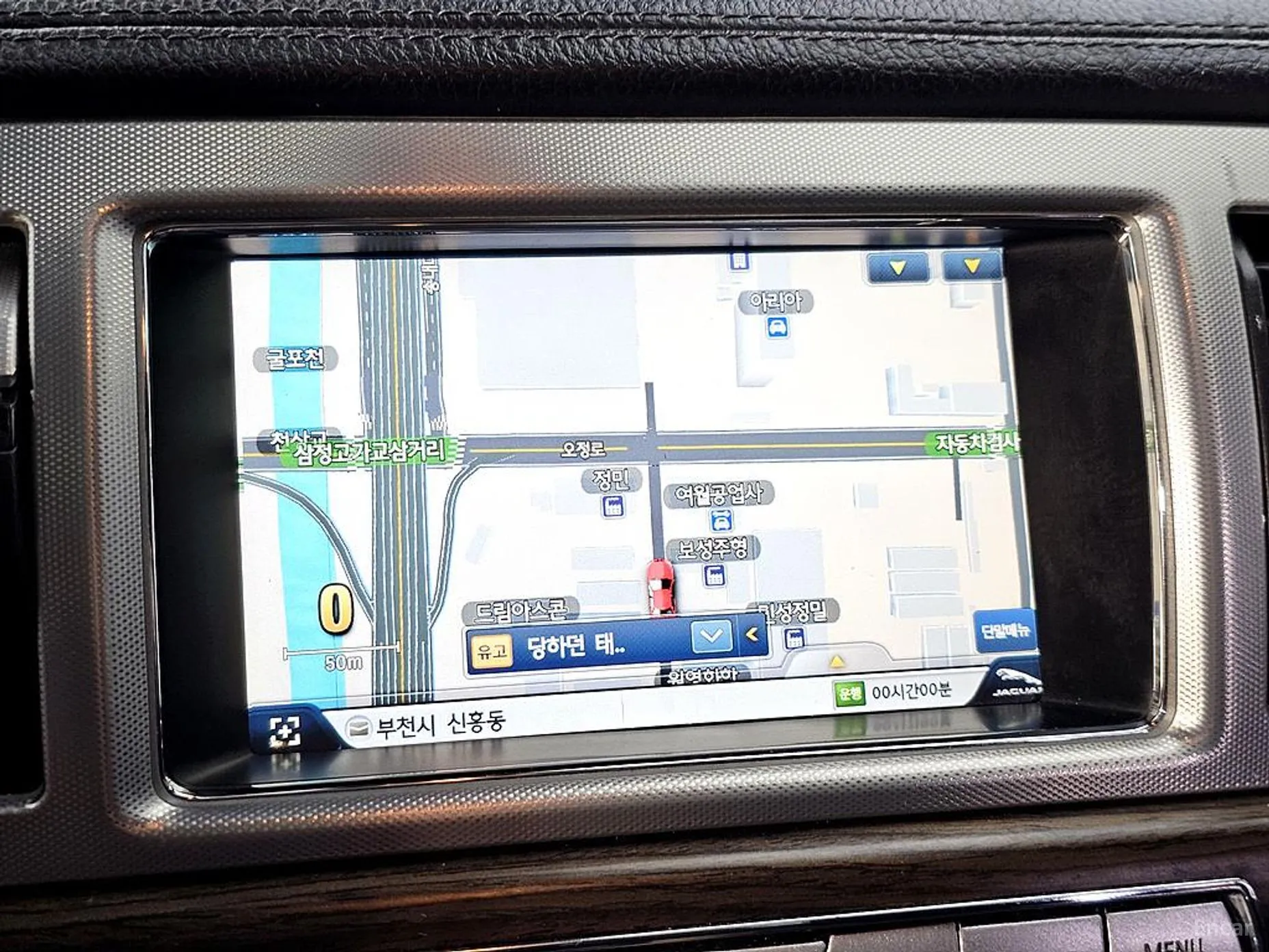 Jaguar New XF превью 13