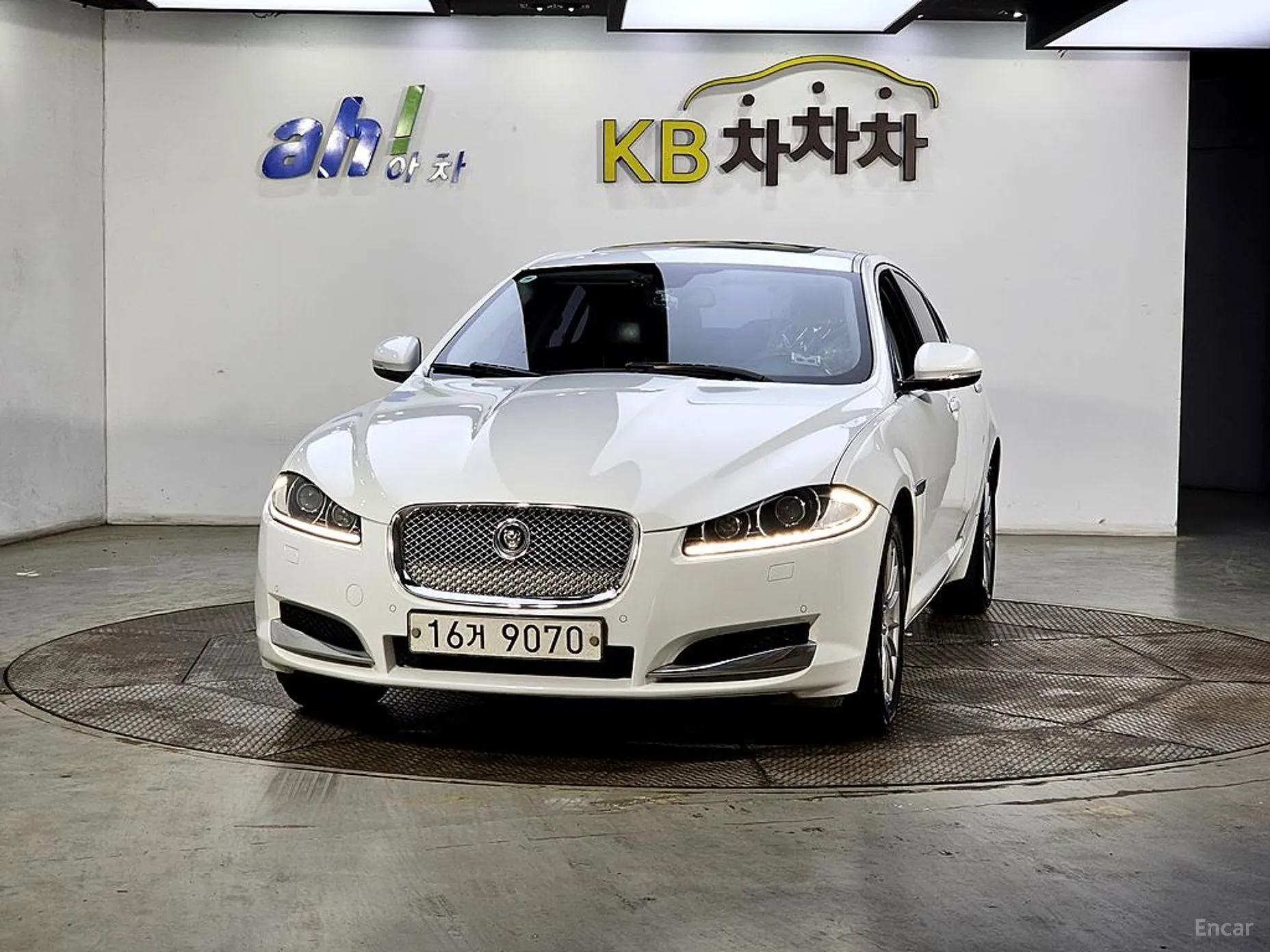 Jaguar New XF превью 2