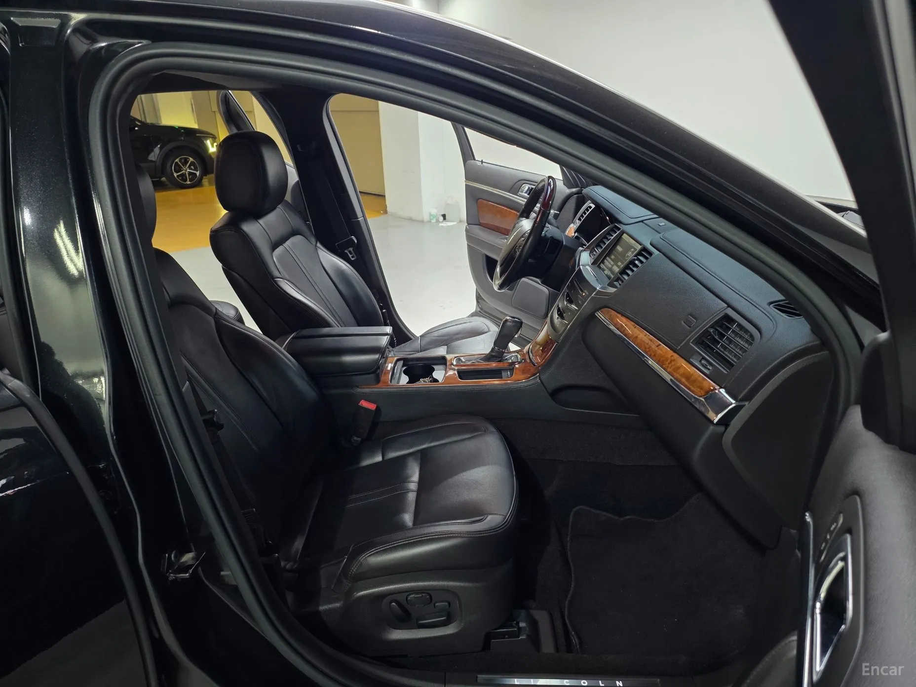 Lincoln New MKS превью 11
