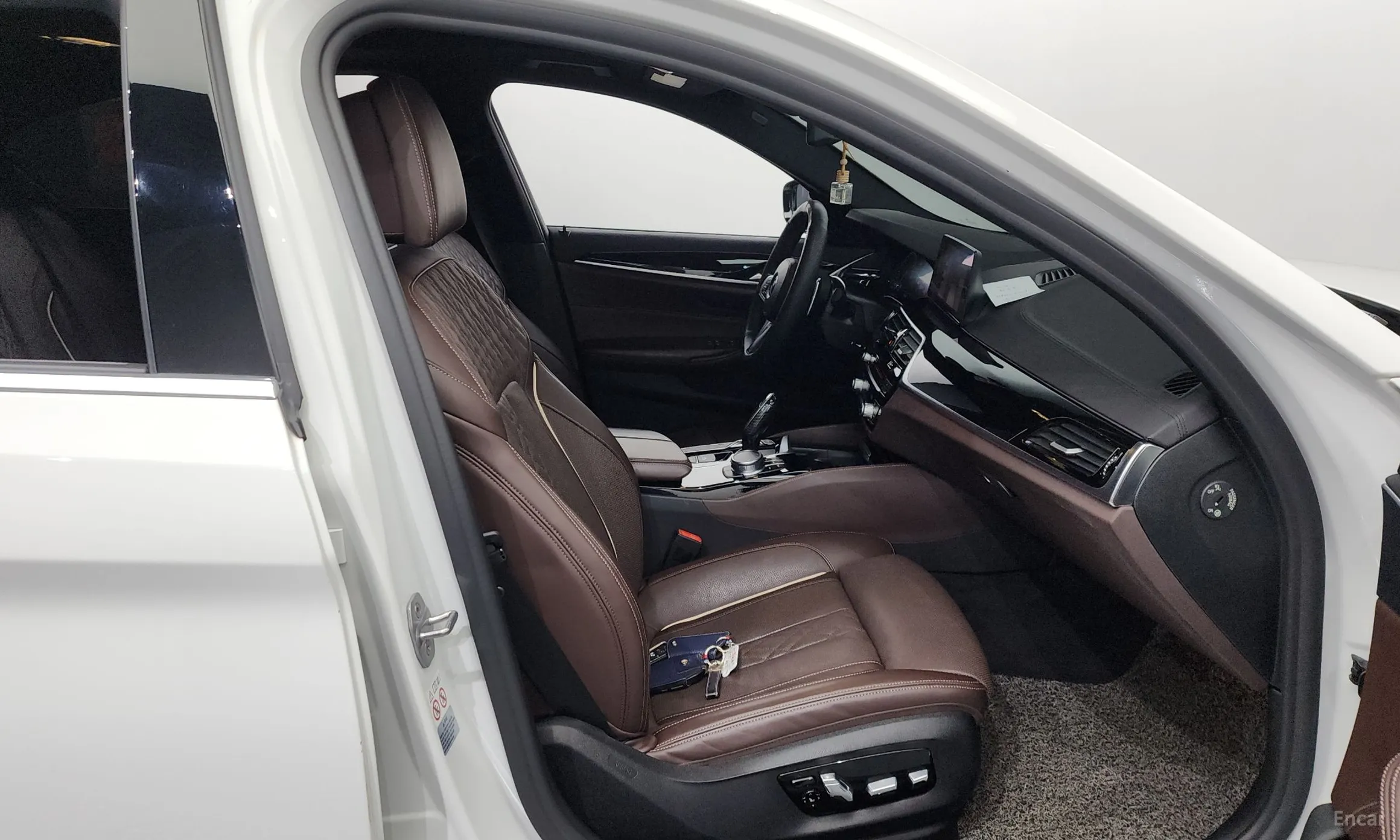 BMW 5 Series (G30) превью 11