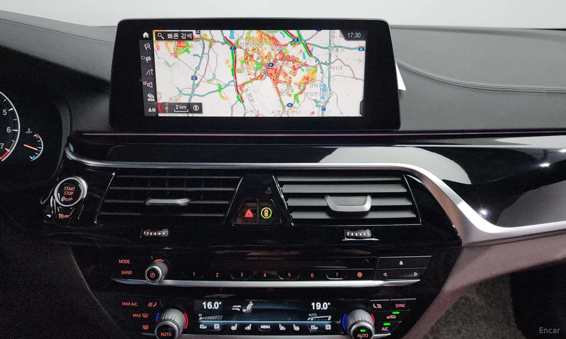 BMW 5 Series (G30) превью 14