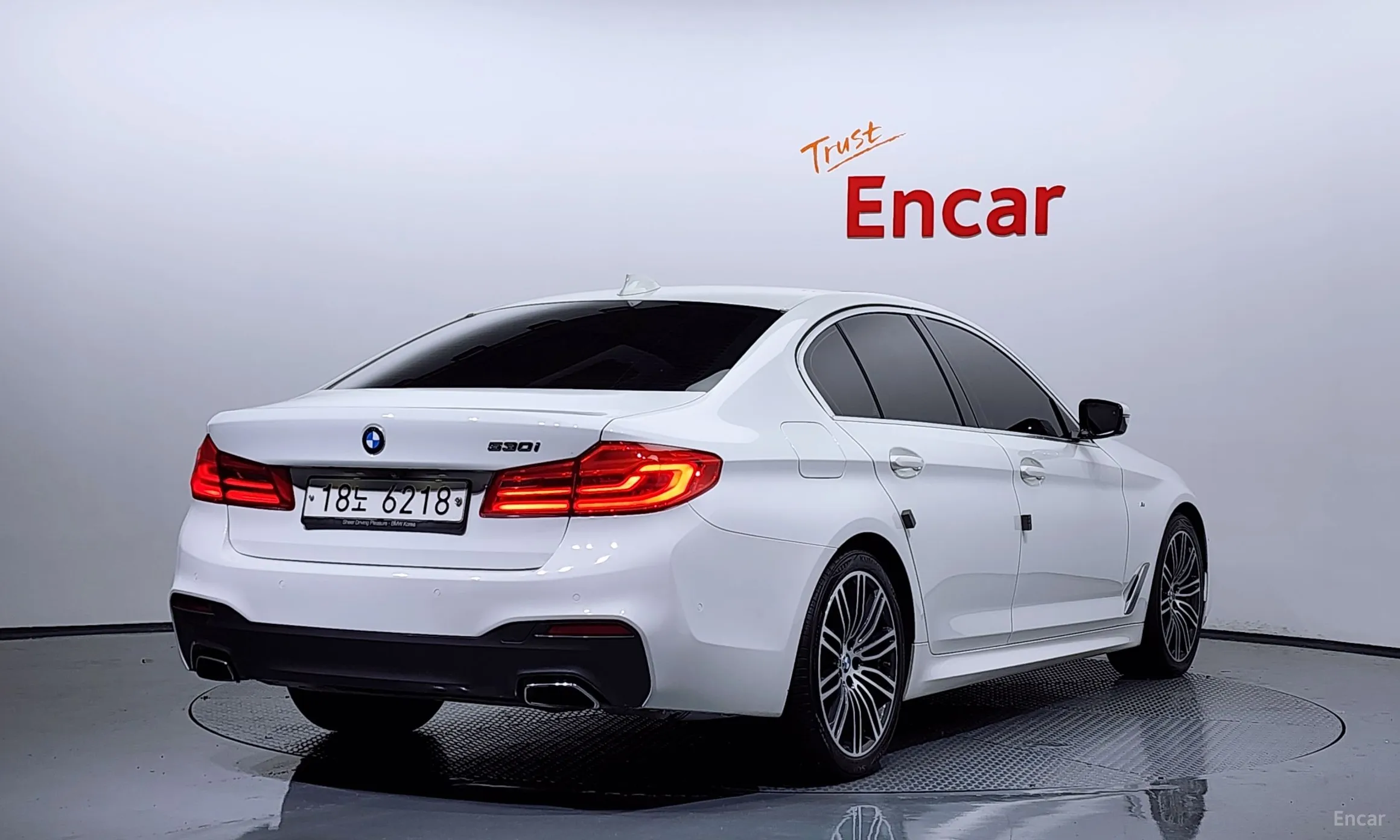 BMW 5 Series (G30) превью 2