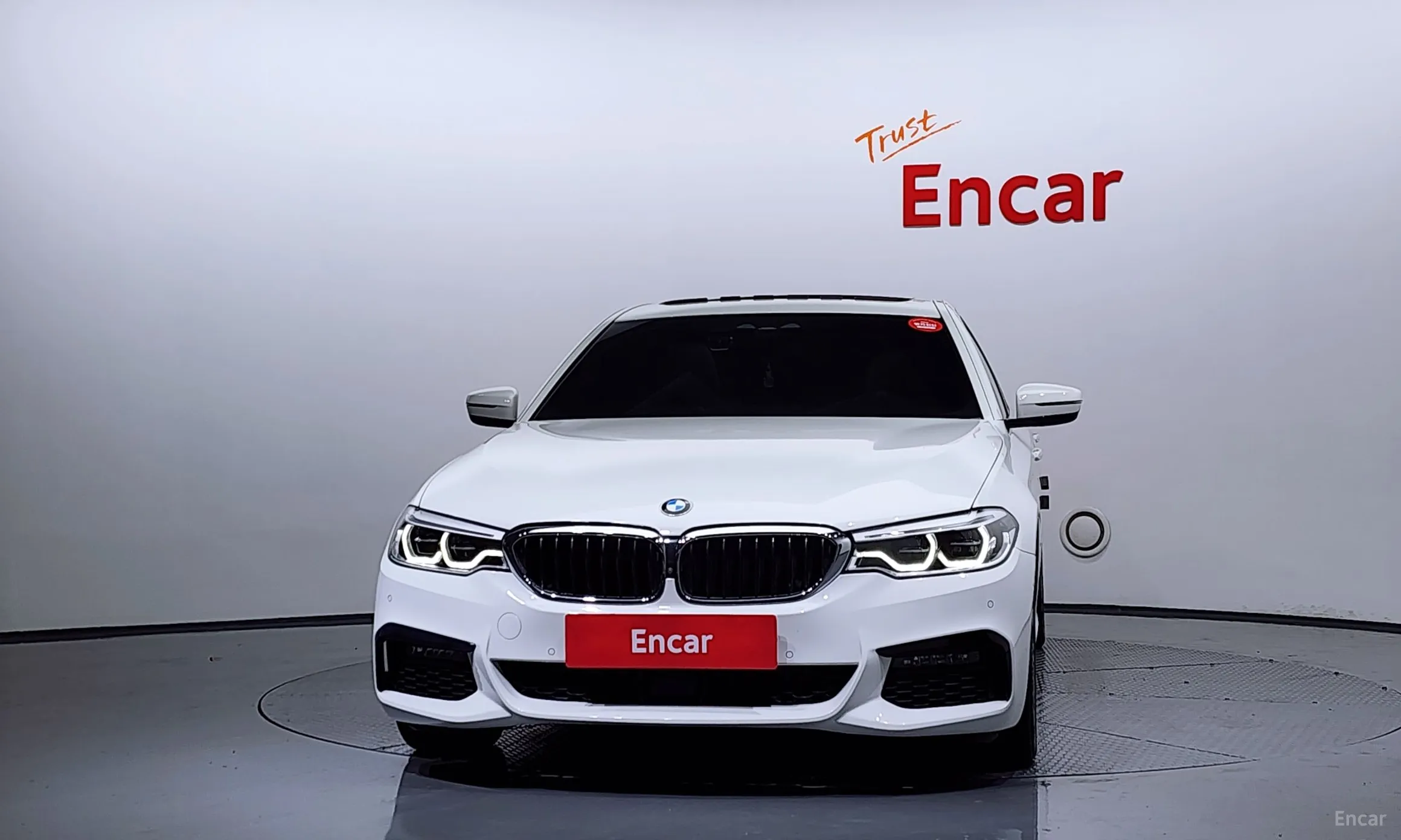 BMW 5 Series (G30) превью 3