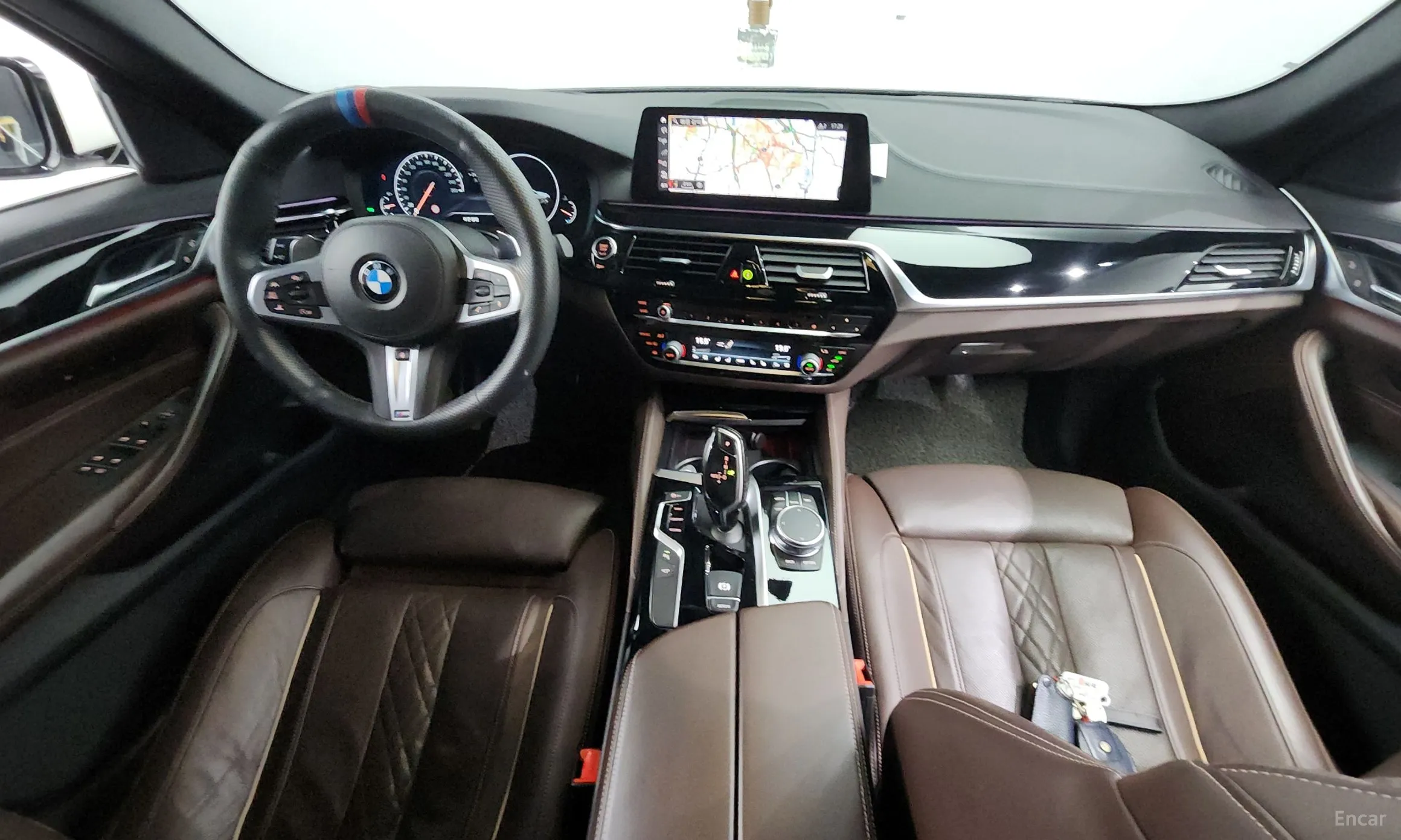 BMW 5 Series (G30) превью 7