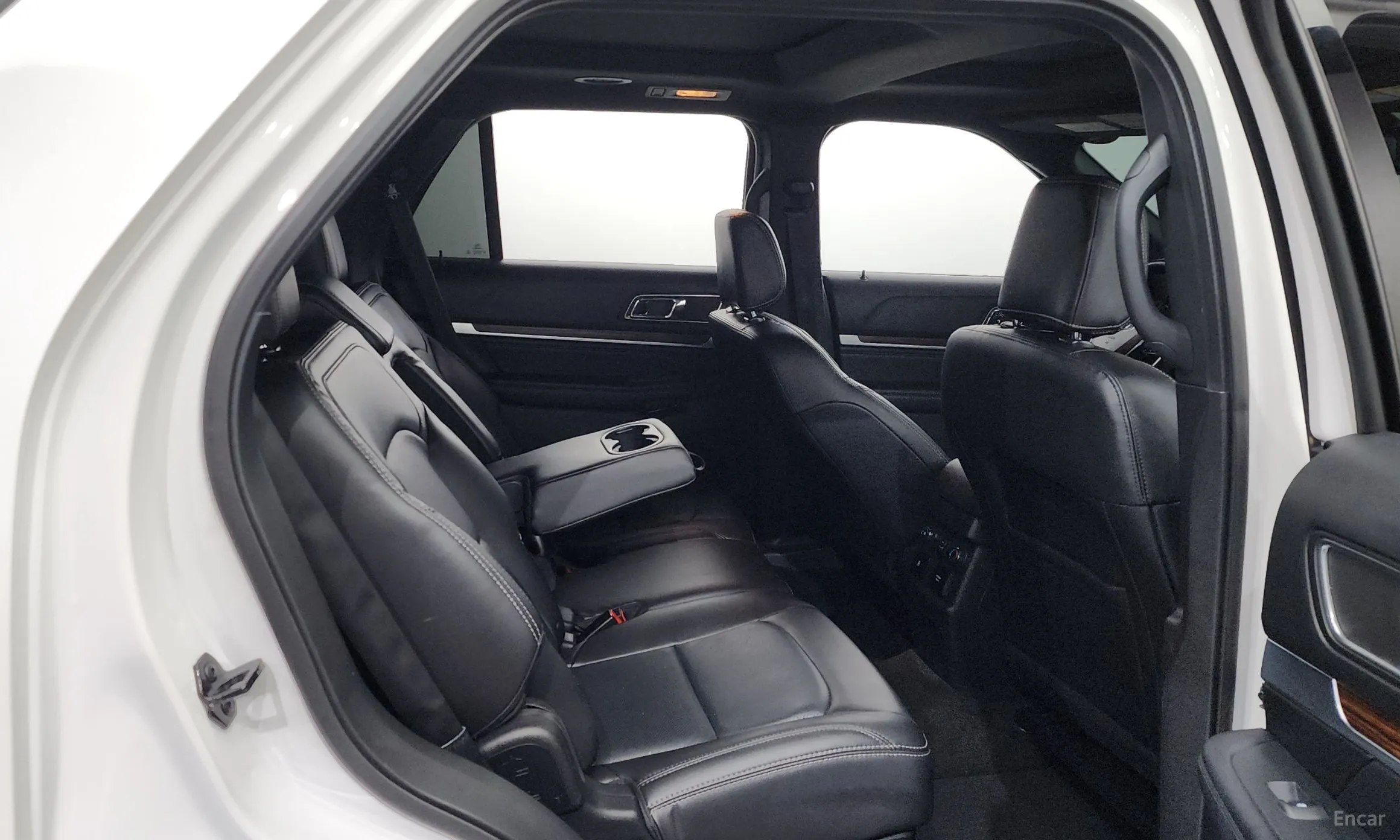 Ford Explorer превью 12