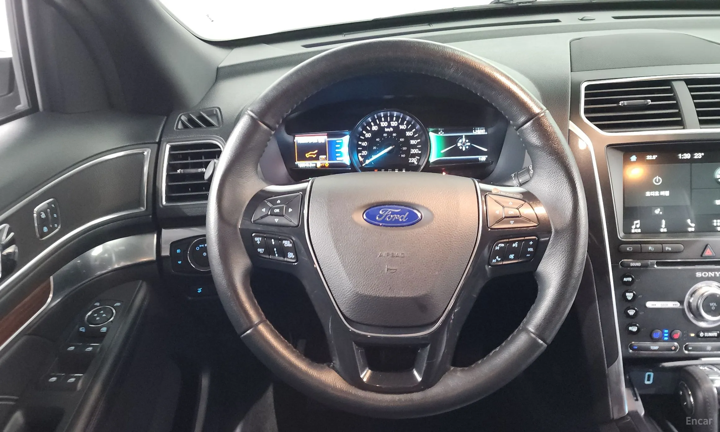 Ford Explorer превью 13