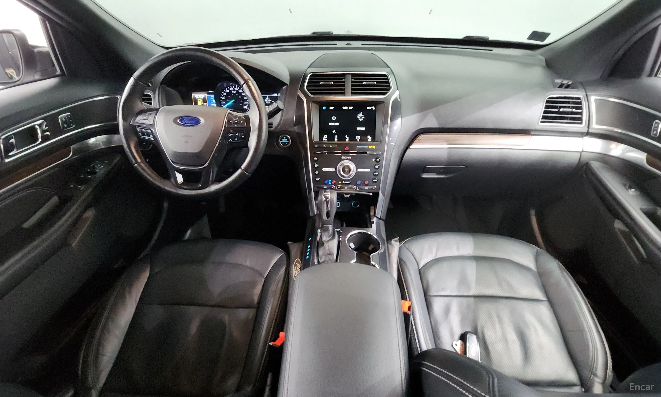 Ford Explorer превью 7