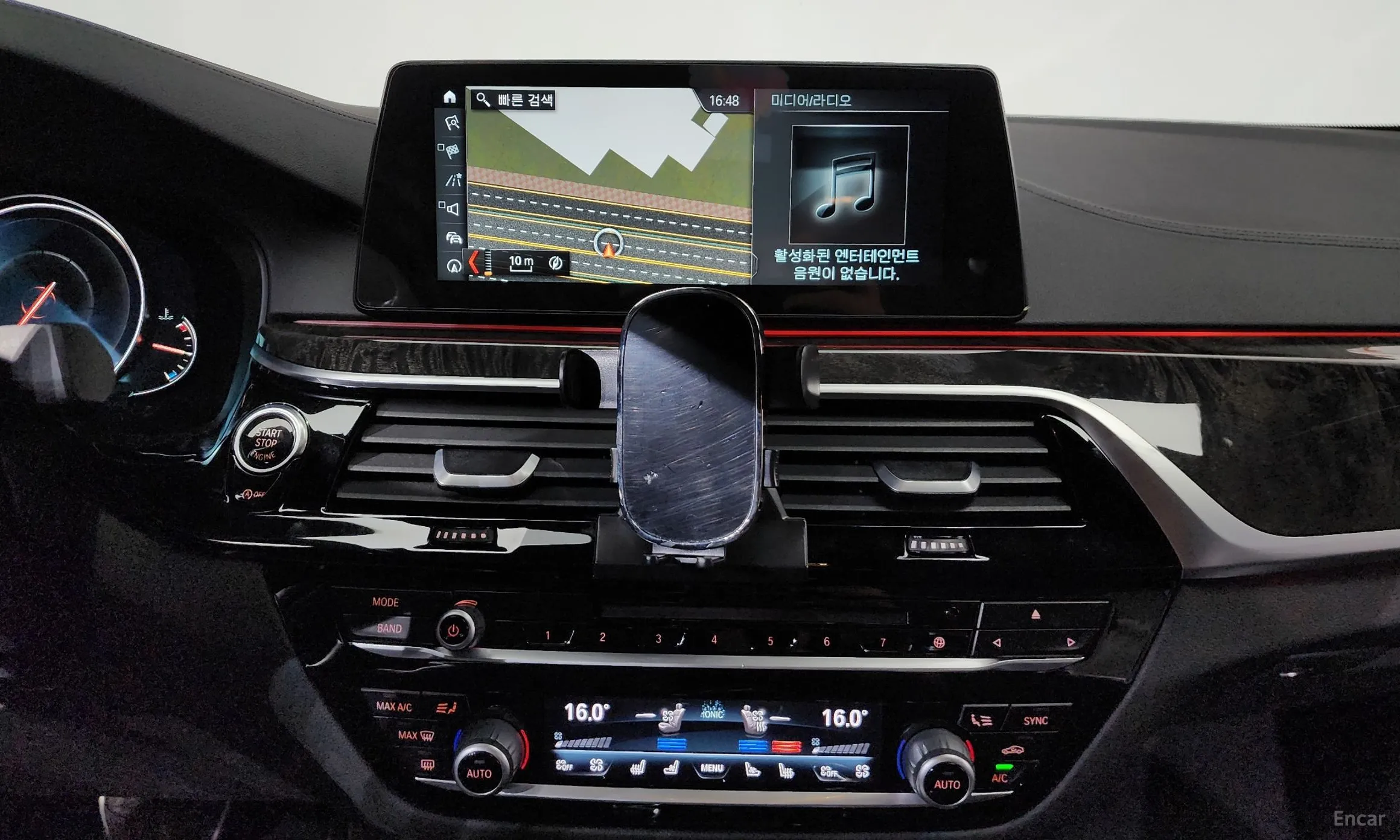 BMW 5 Series (G30) превью 14