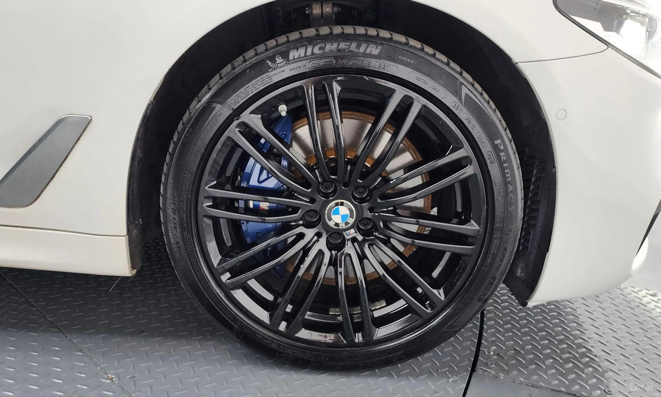 BMW 5 Series (G30) превью 5
