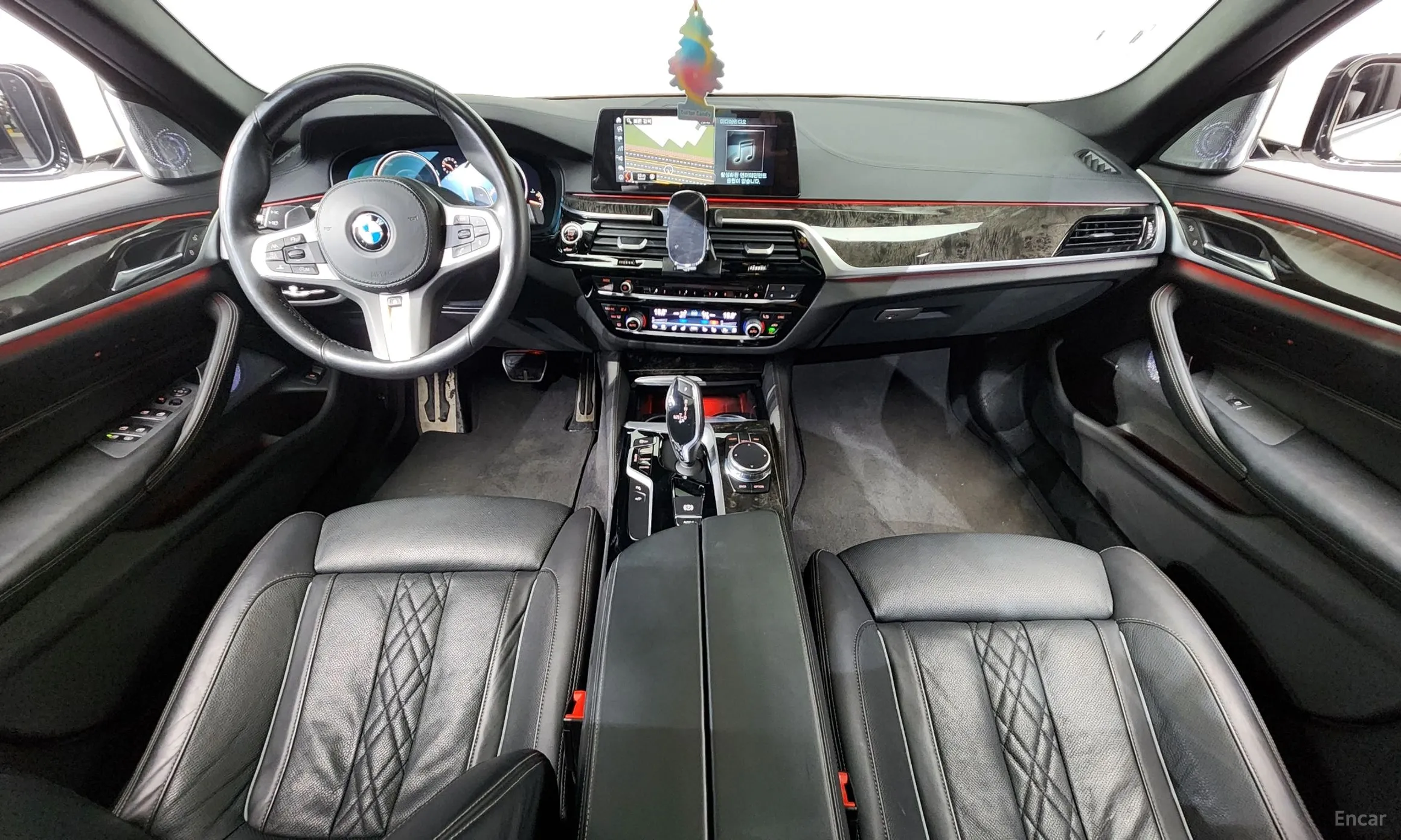 BMW 5 Series (G30) превью 7