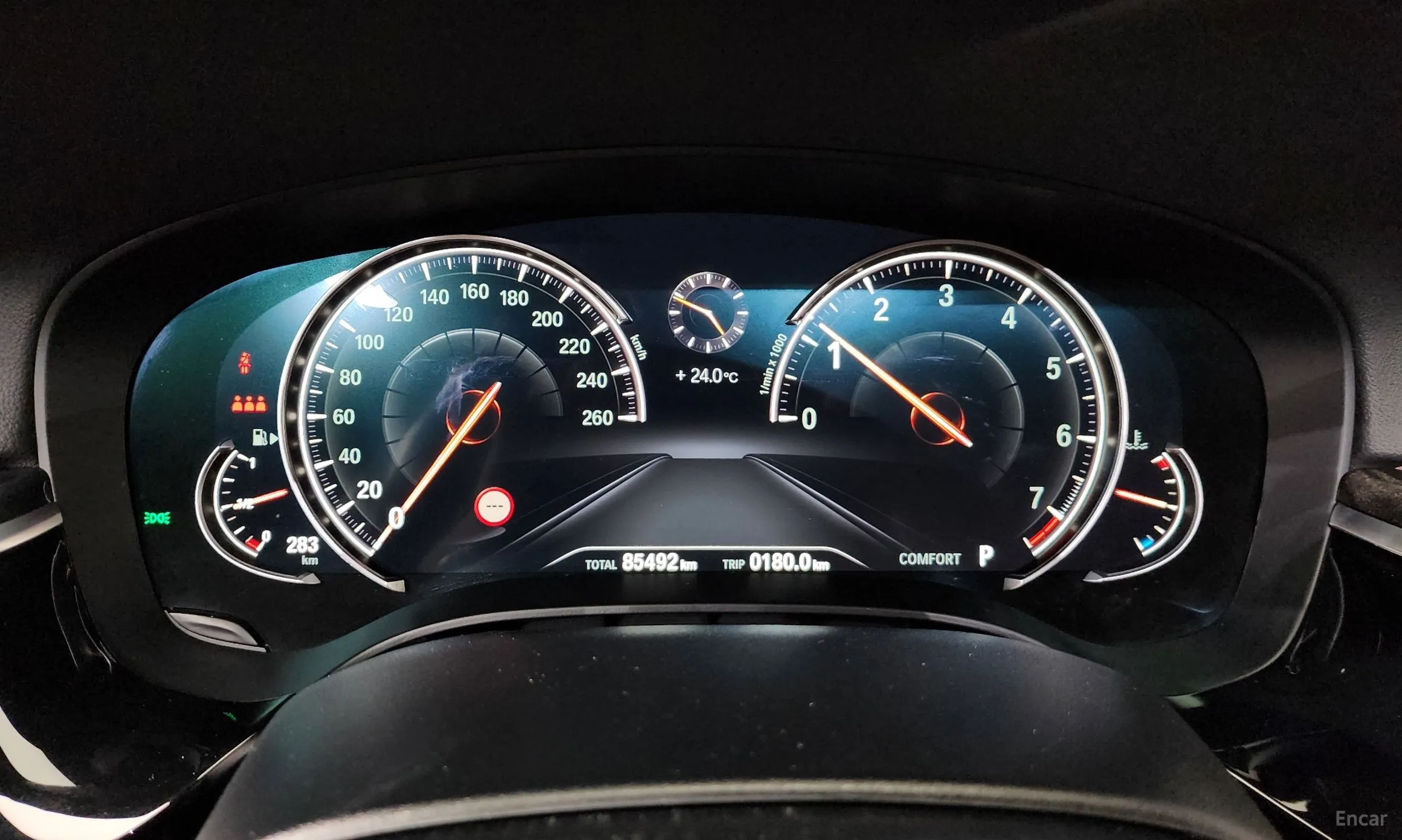 BMW 5 Series (G30) превью 8