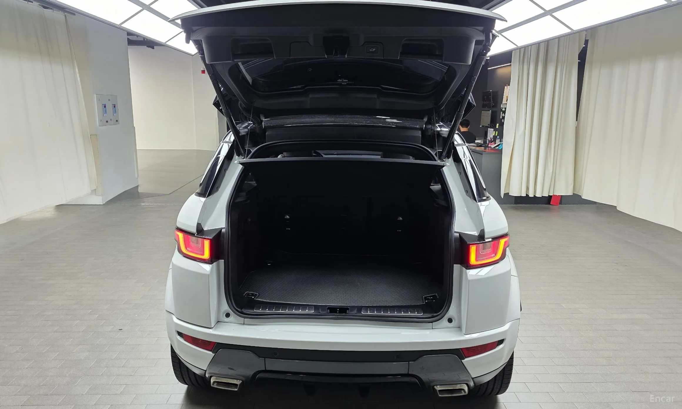 Land Rover Range Rover Evoque превью 20