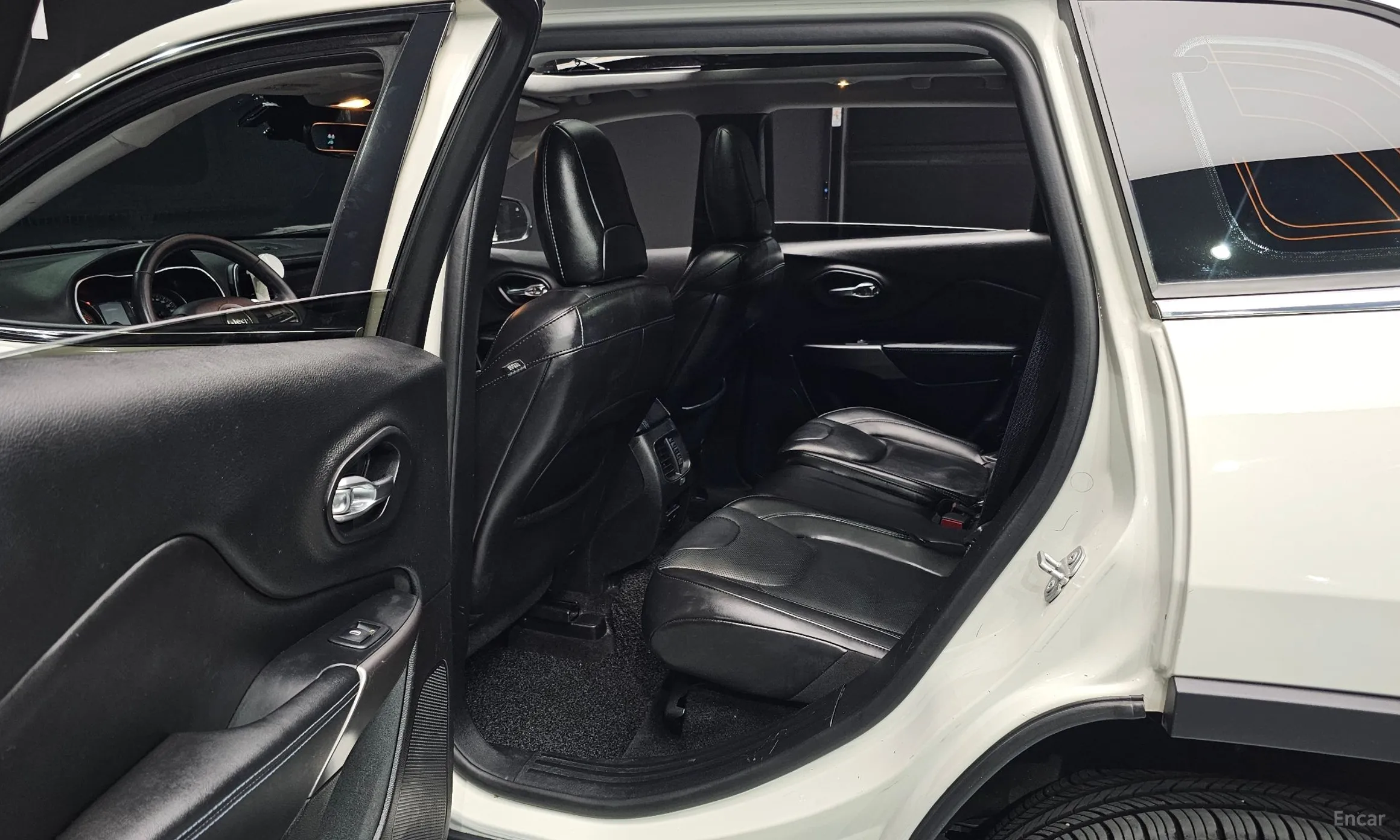 Jeep Cherokee (KL) превью 12