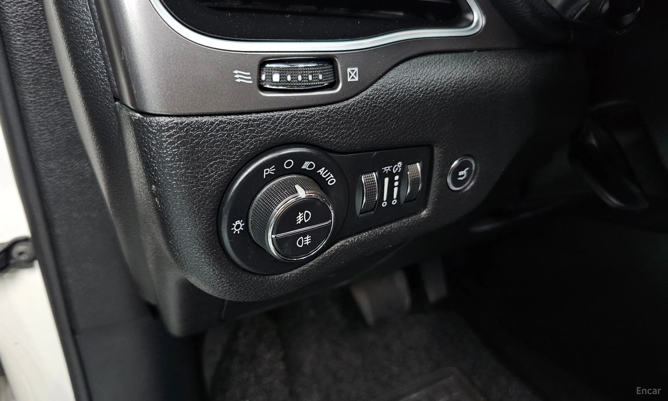 Jeep Cherokee (KL) превью 18