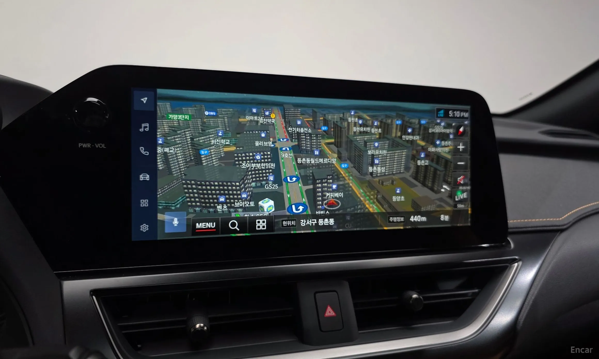 Lexus UX250h превью 14