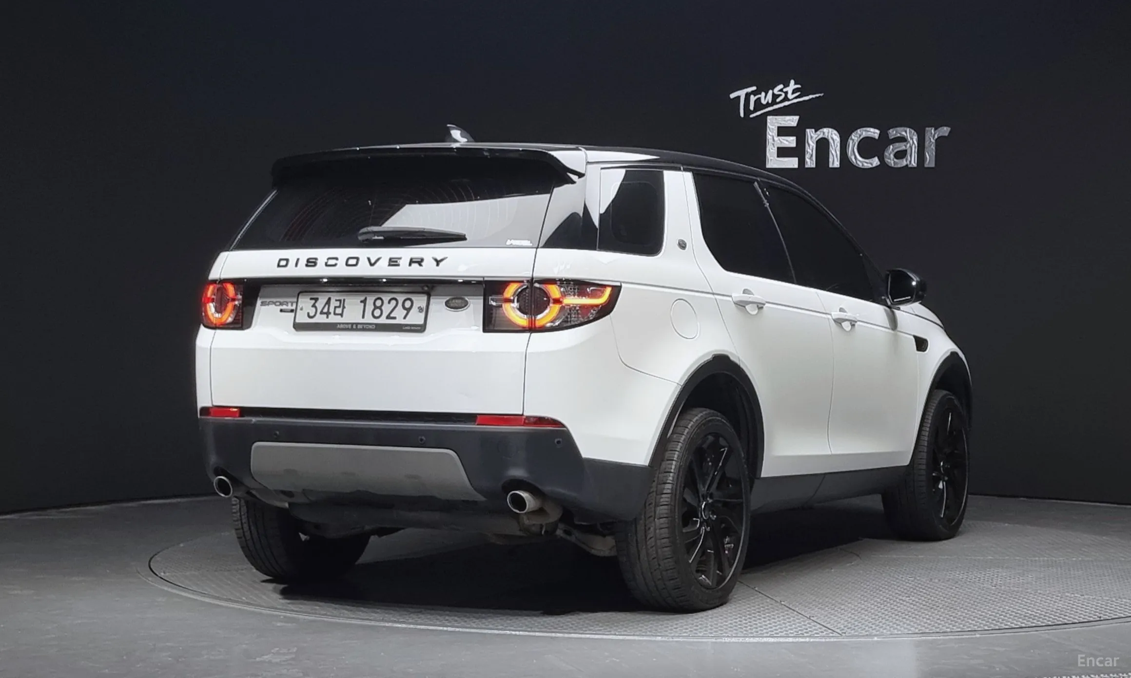 Land Rover Discovery Sports превью 2