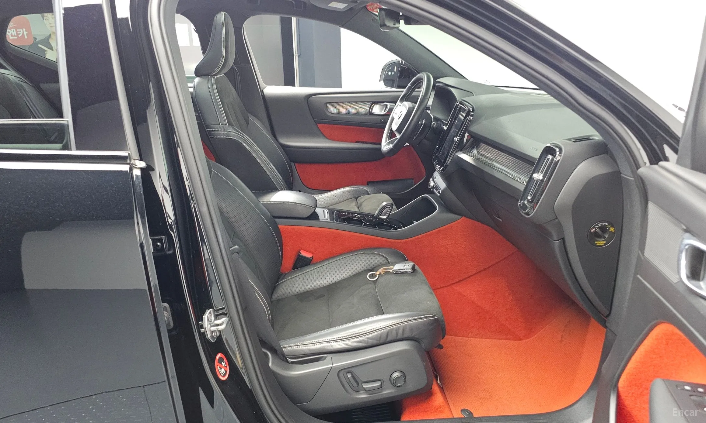 Volvo XC40 превью 11