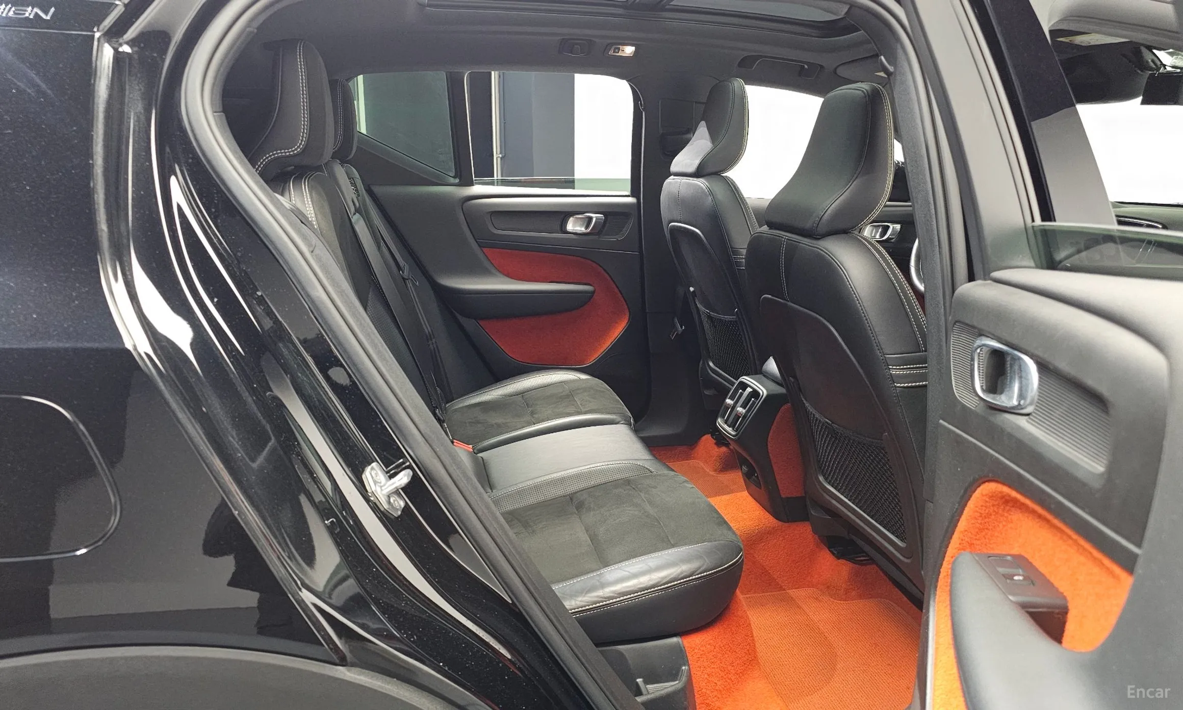 Volvo XC40 превью 12