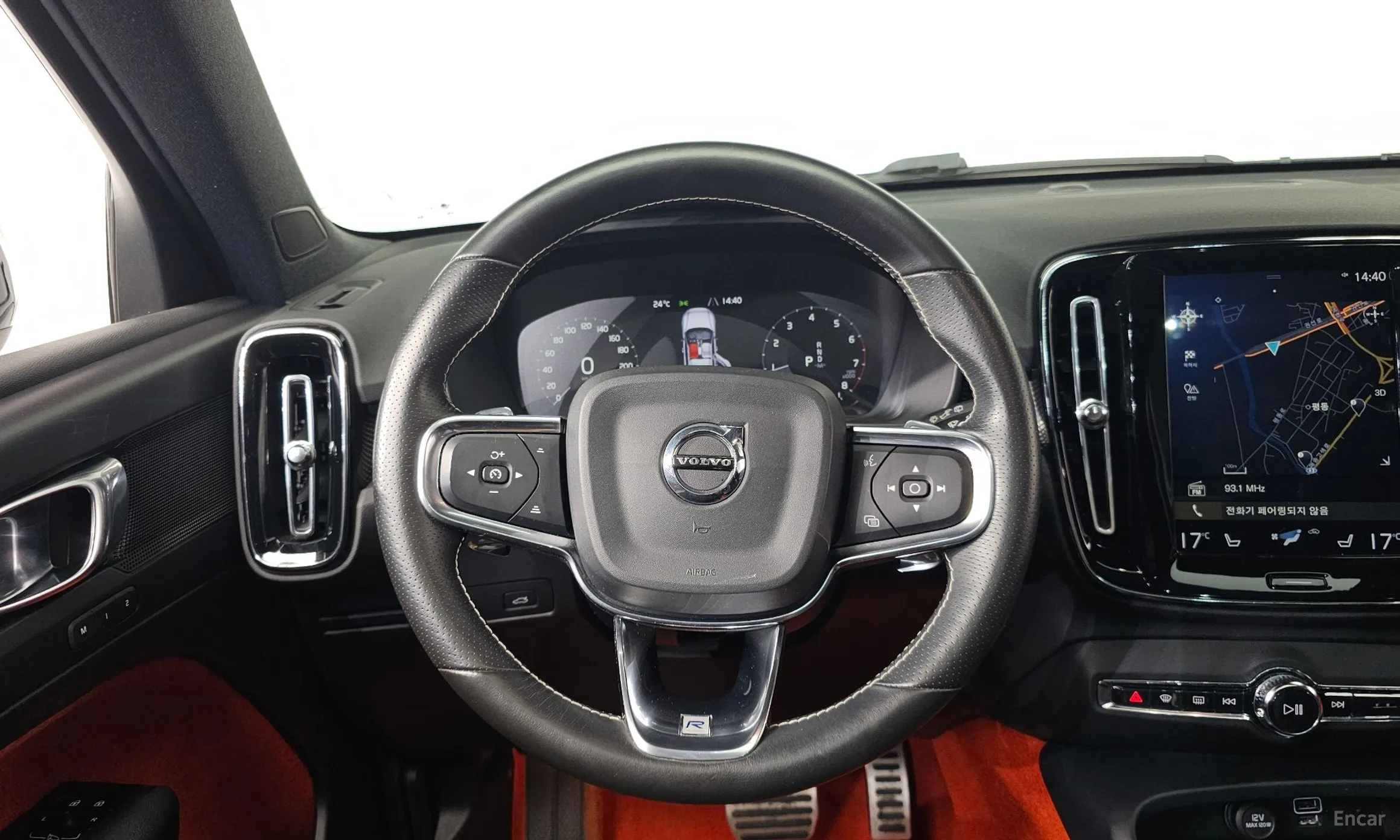 Volvo XC40 превью 13
